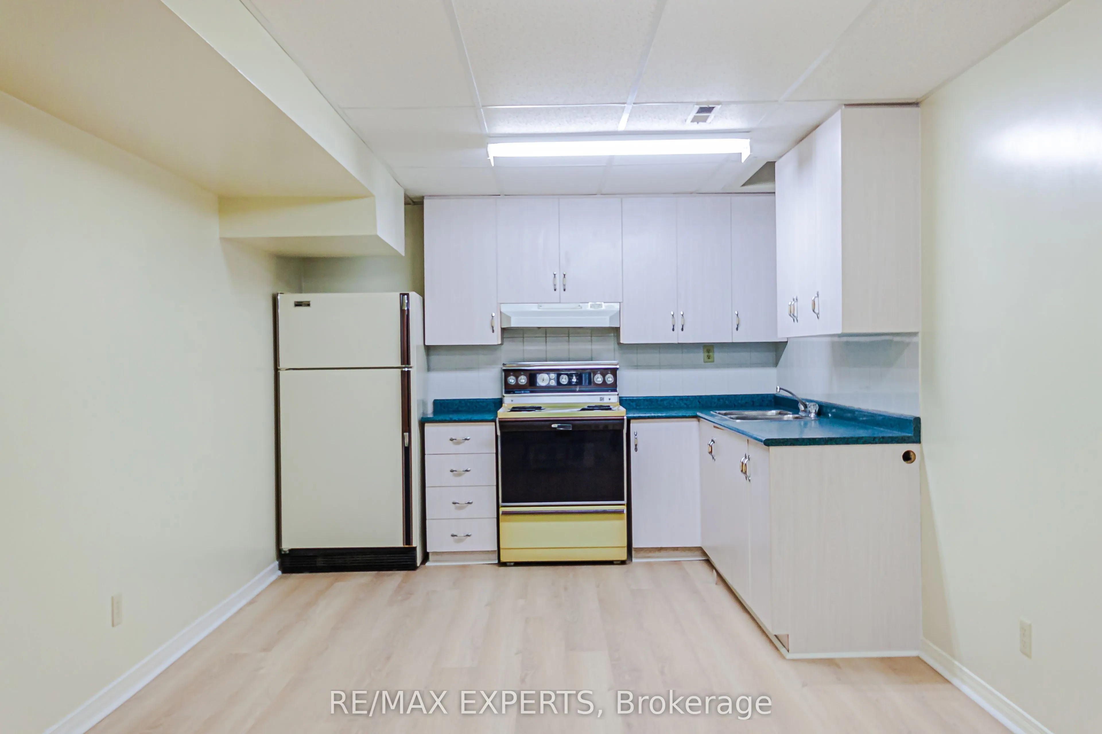 100 Nimbus Place