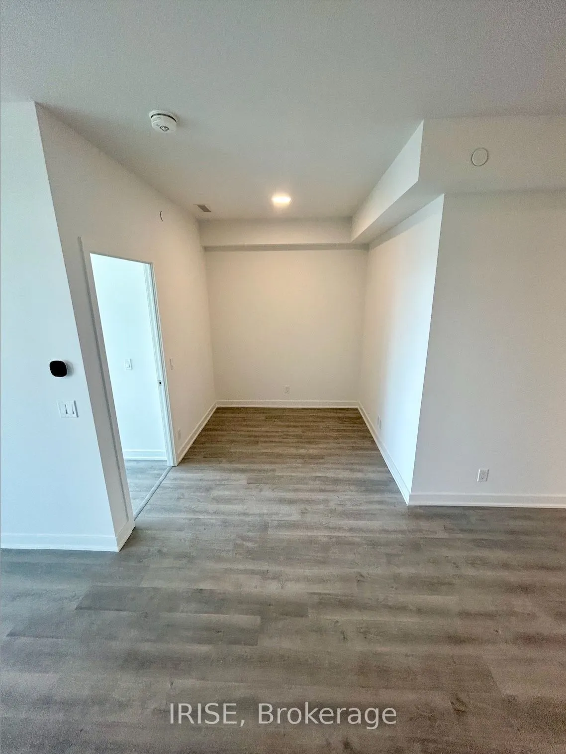 30 Upper Mall Way, #2301