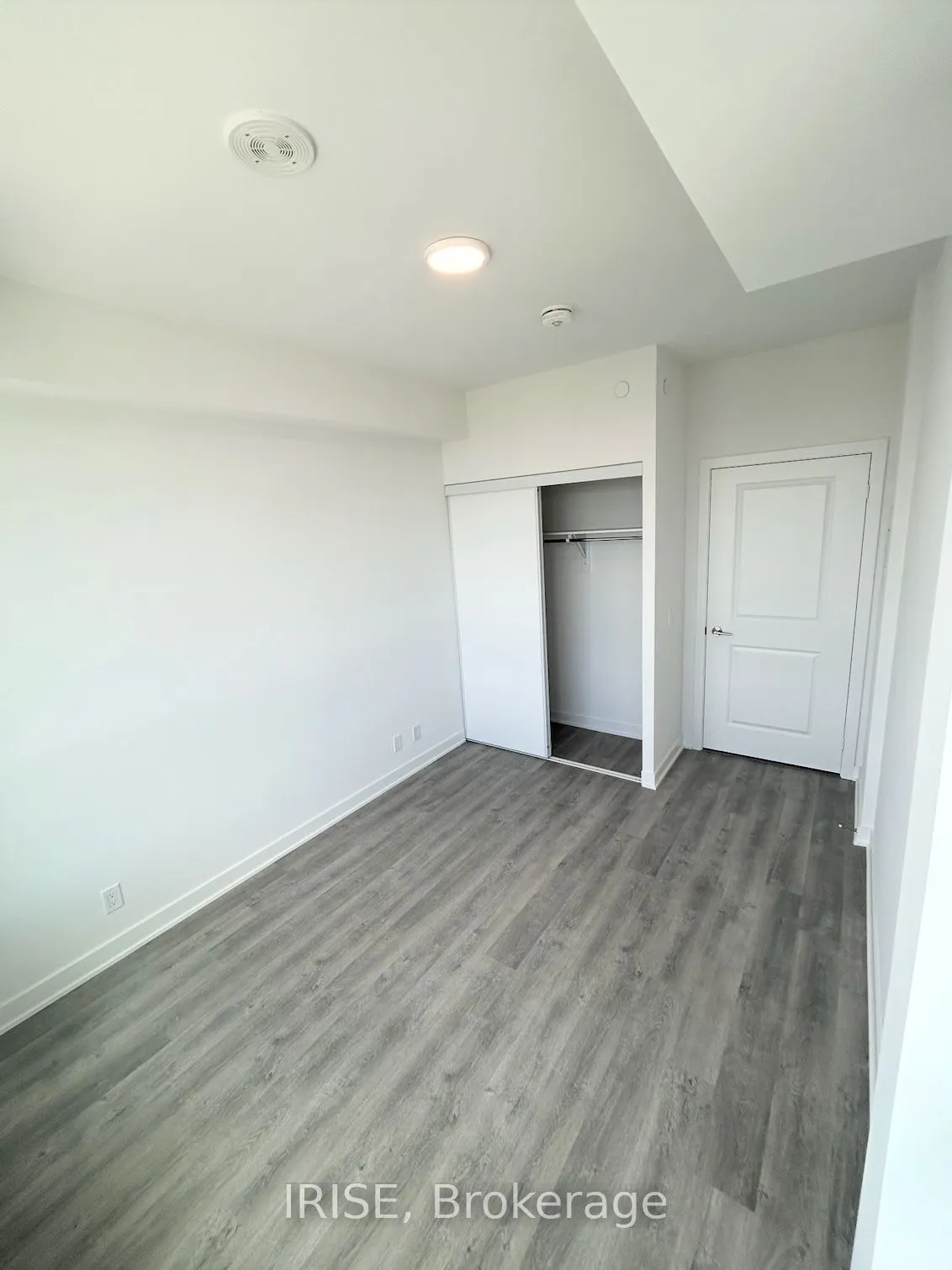 30 Upper Mall Way, #2301