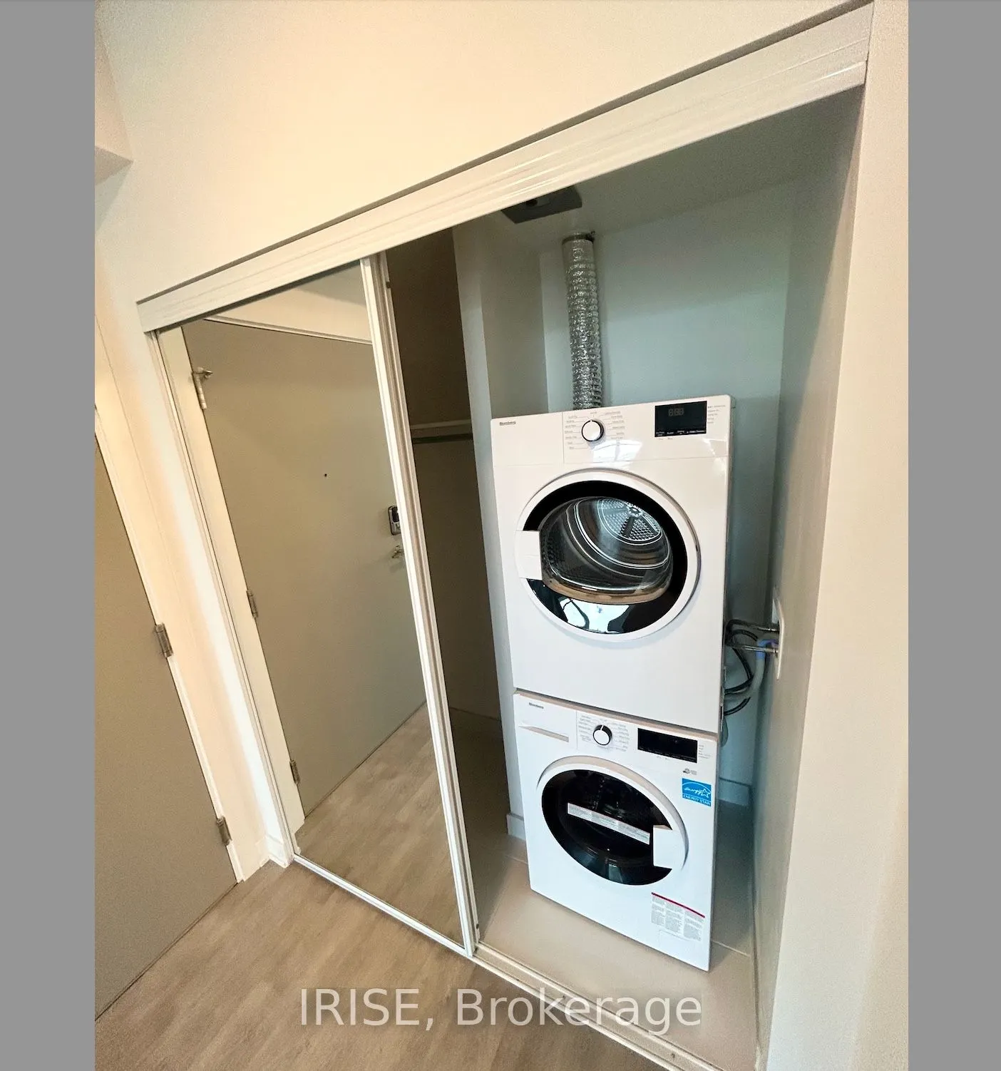 30 Upper Mall Way, #2301