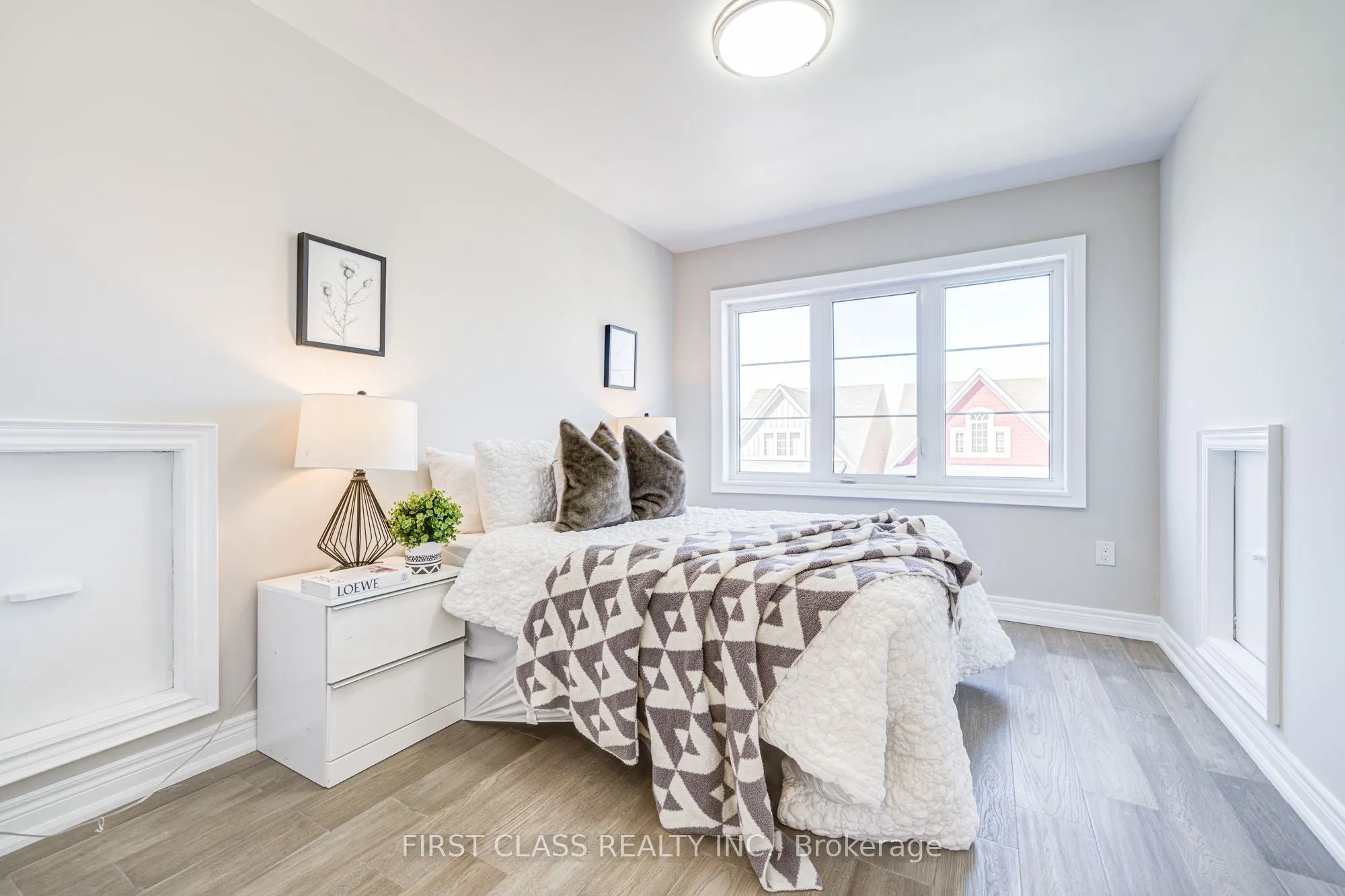 77 Diamond Jubilee Drive