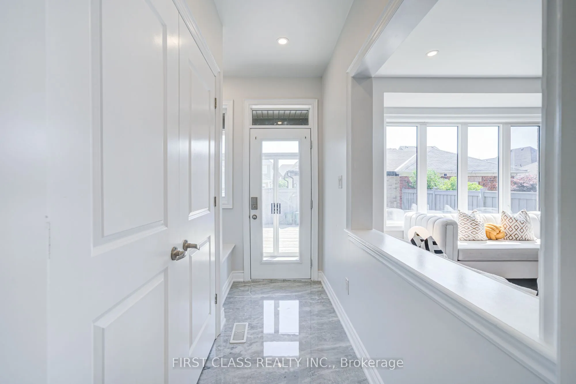 77 Diamond Jubilee Drive