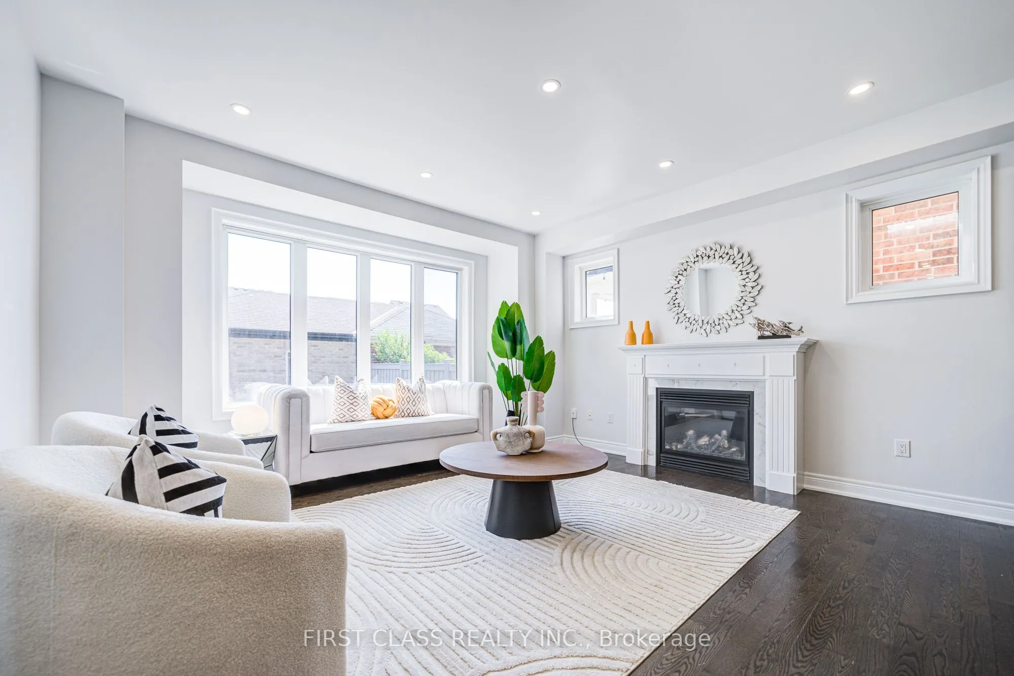 77 Diamond Jubilee Drive