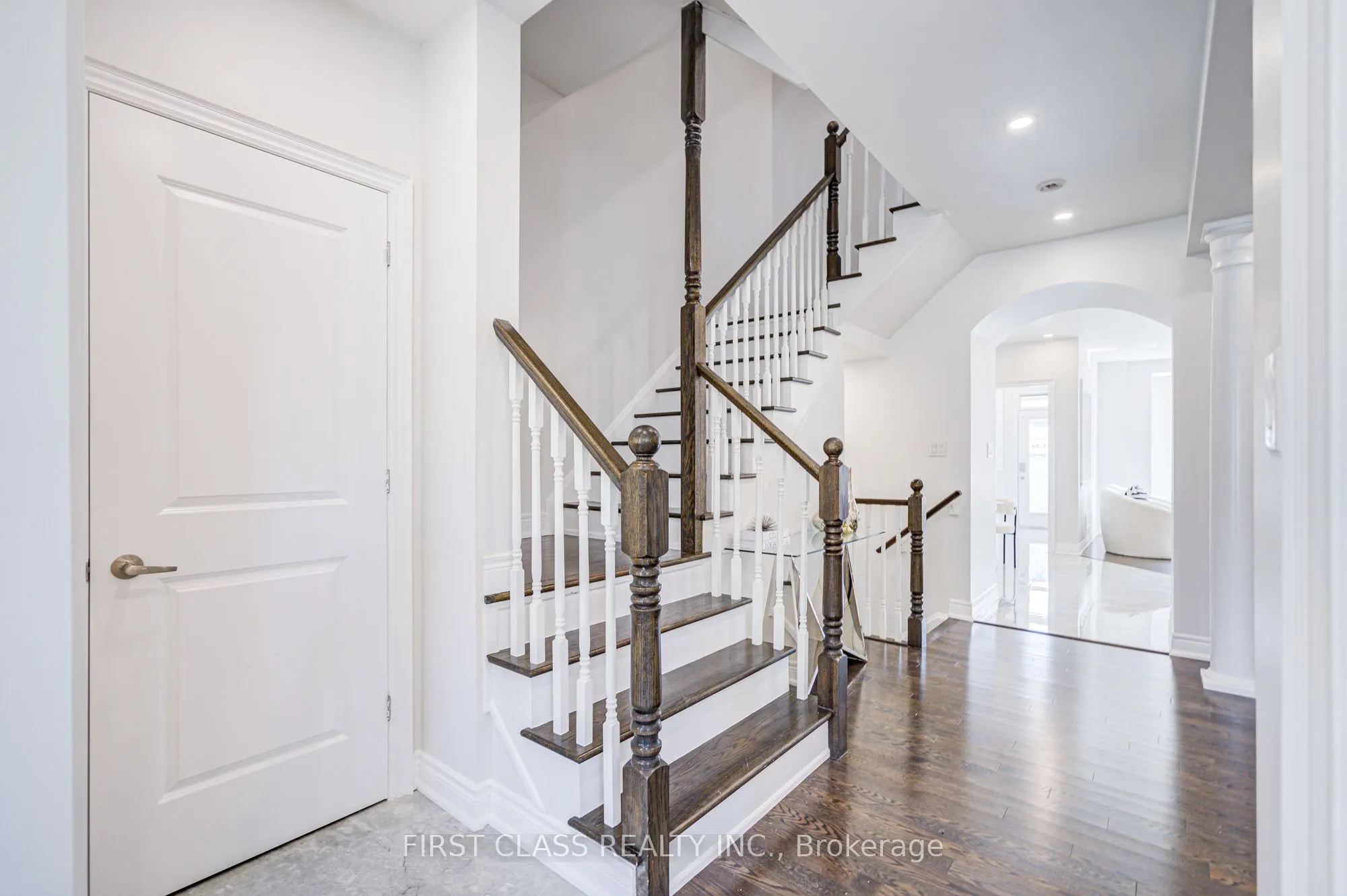 77 Diamond Jubilee Drive