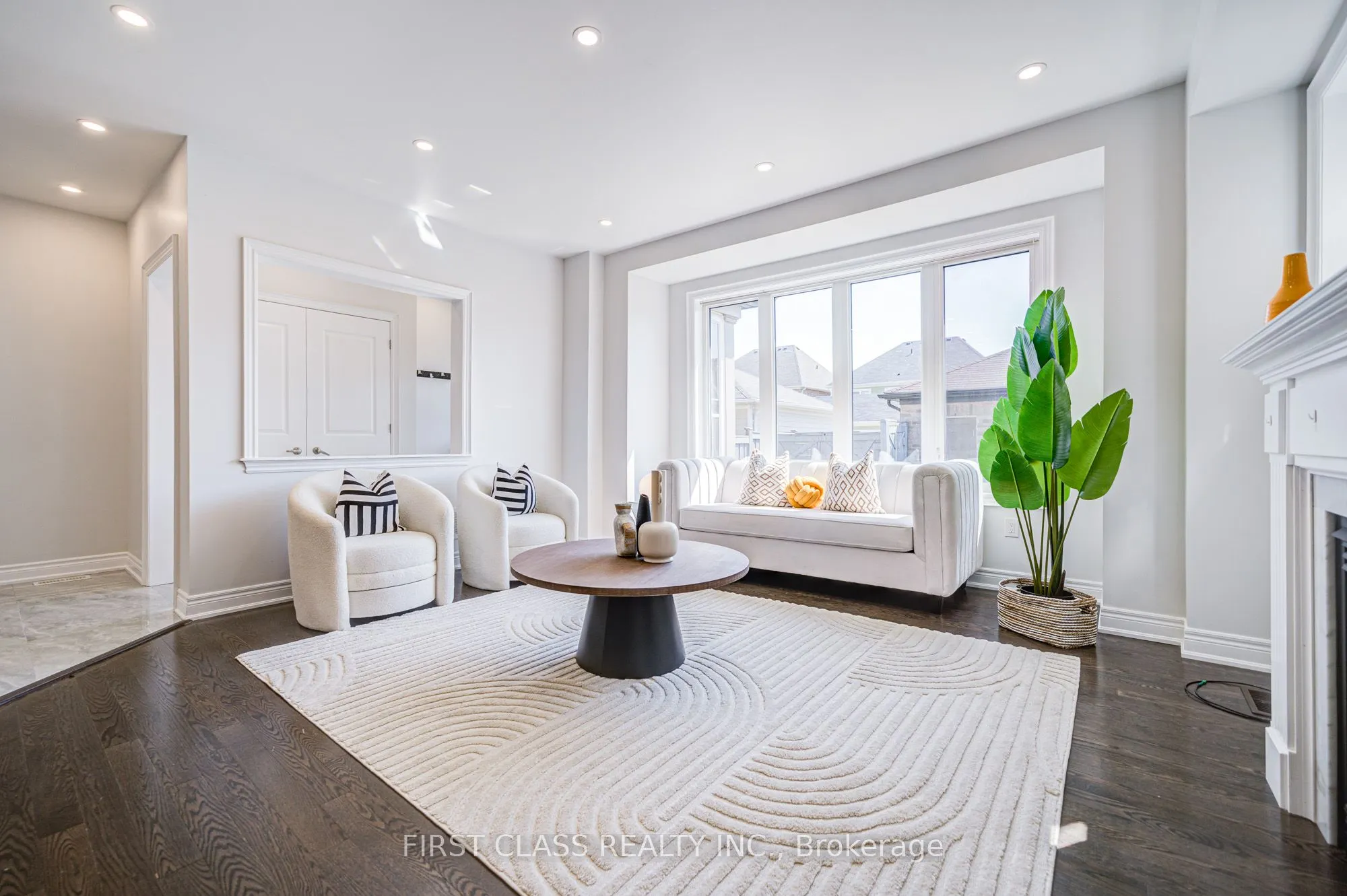 77 Diamond Jubilee Drive