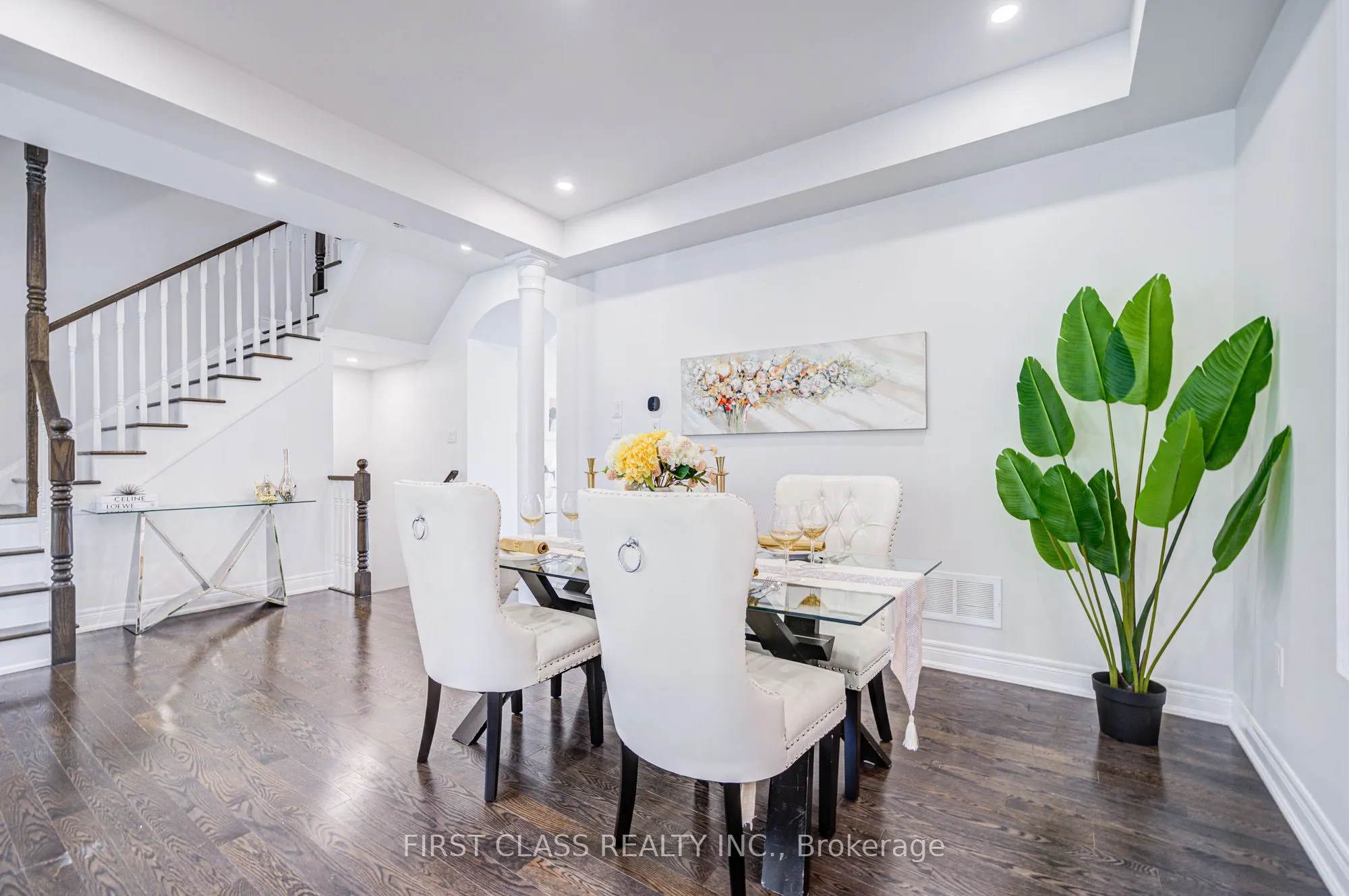 77 Diamond Jubilee Drive