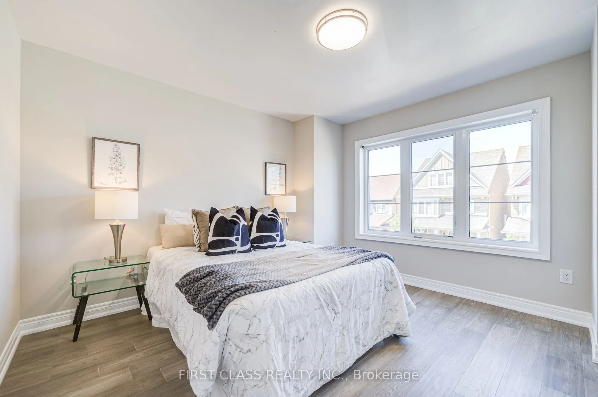 77 Diamond Jubilee Drive