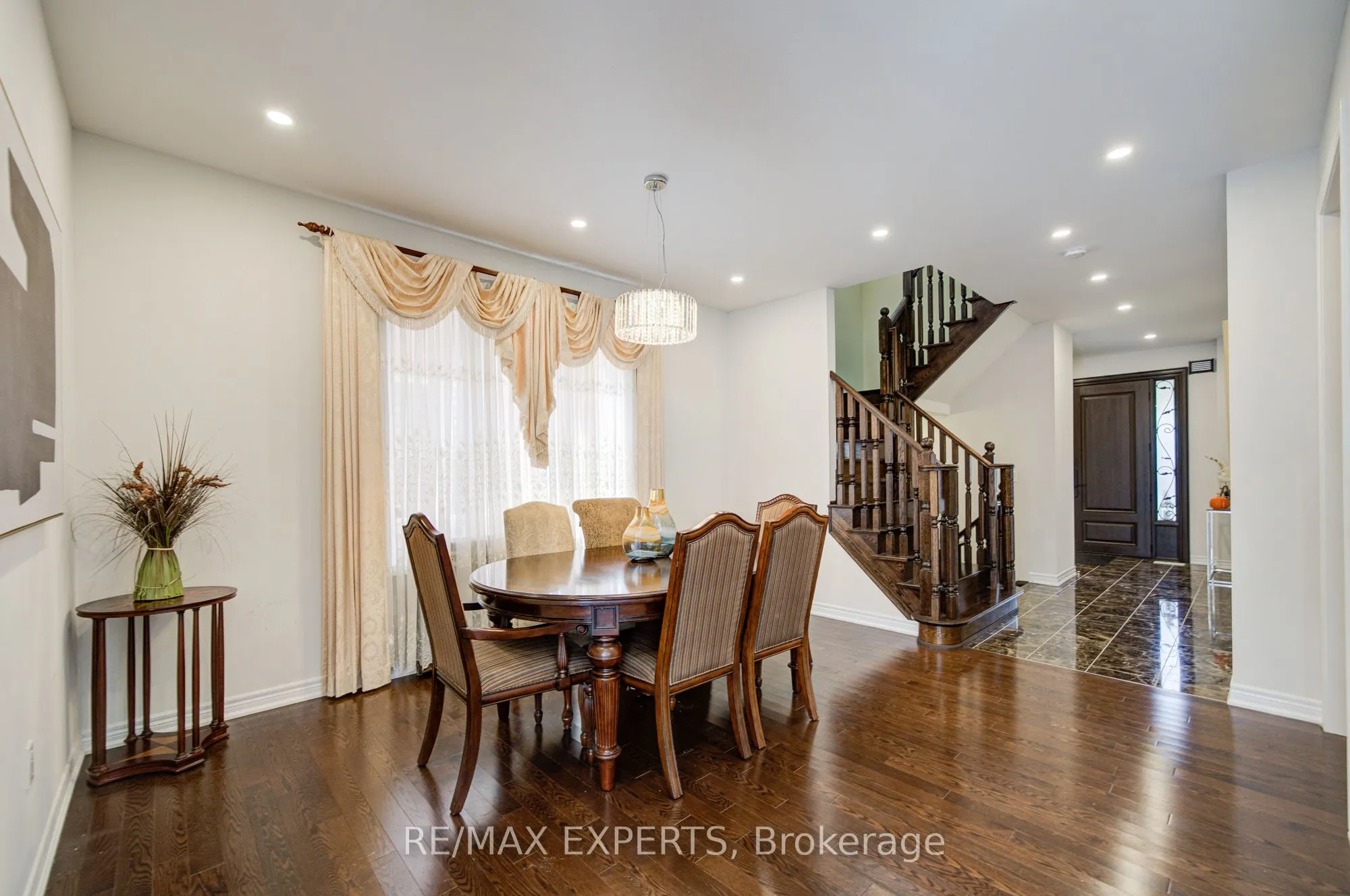 277 Chatfield Drive S