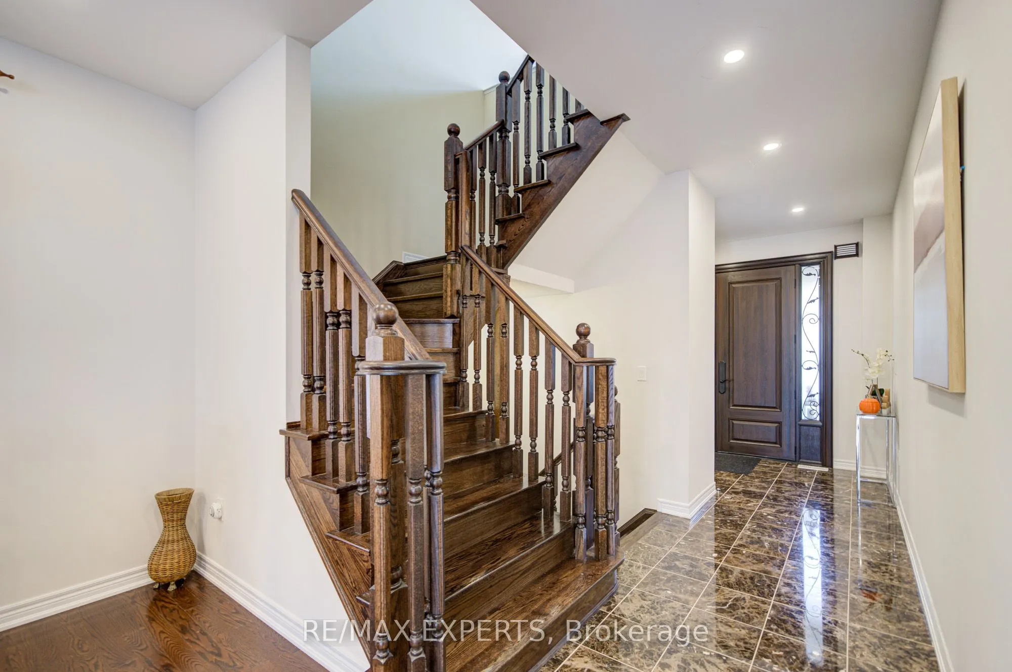 277 Chatfield Drive S