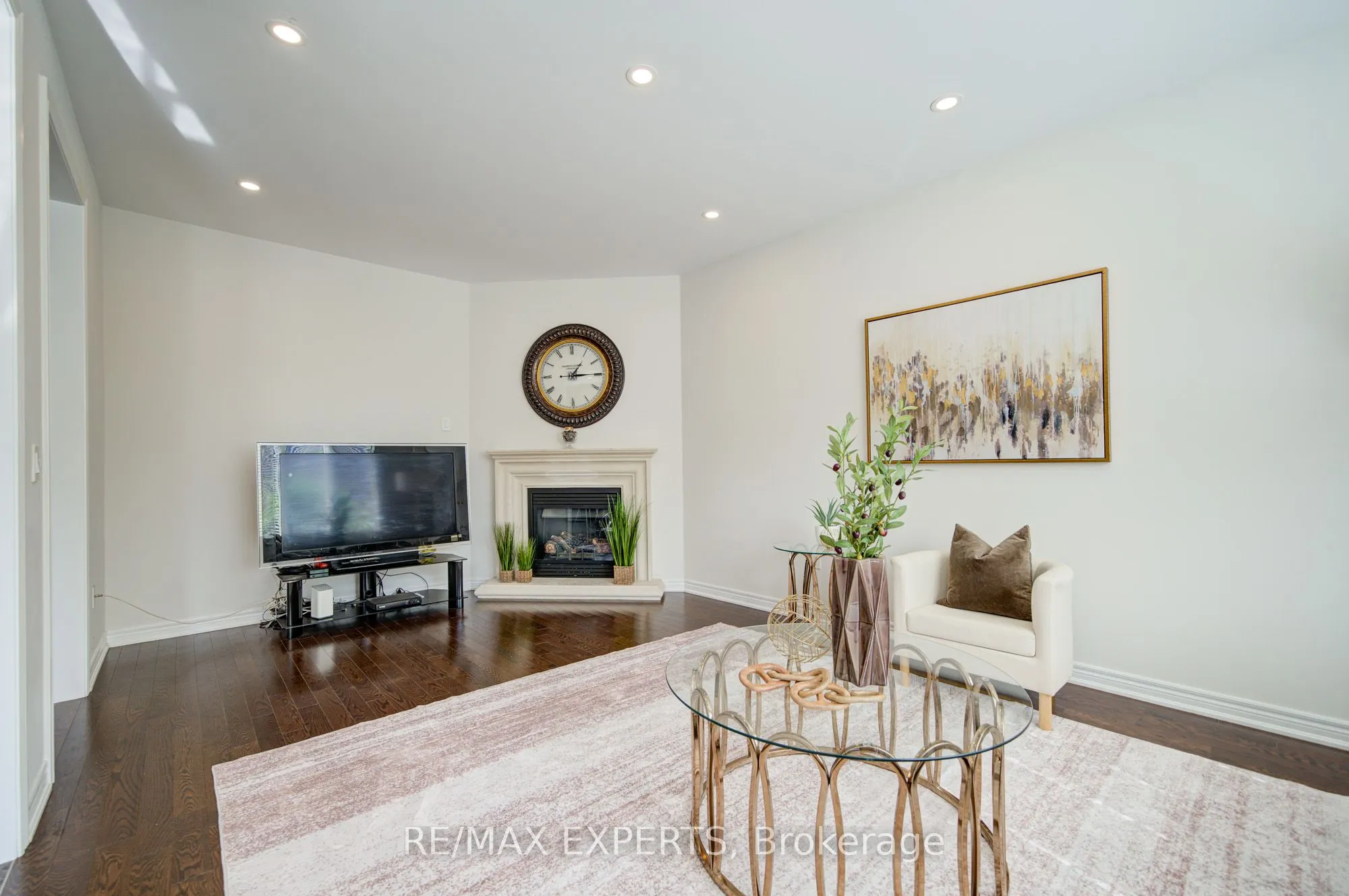 277 Chatfield Drive S