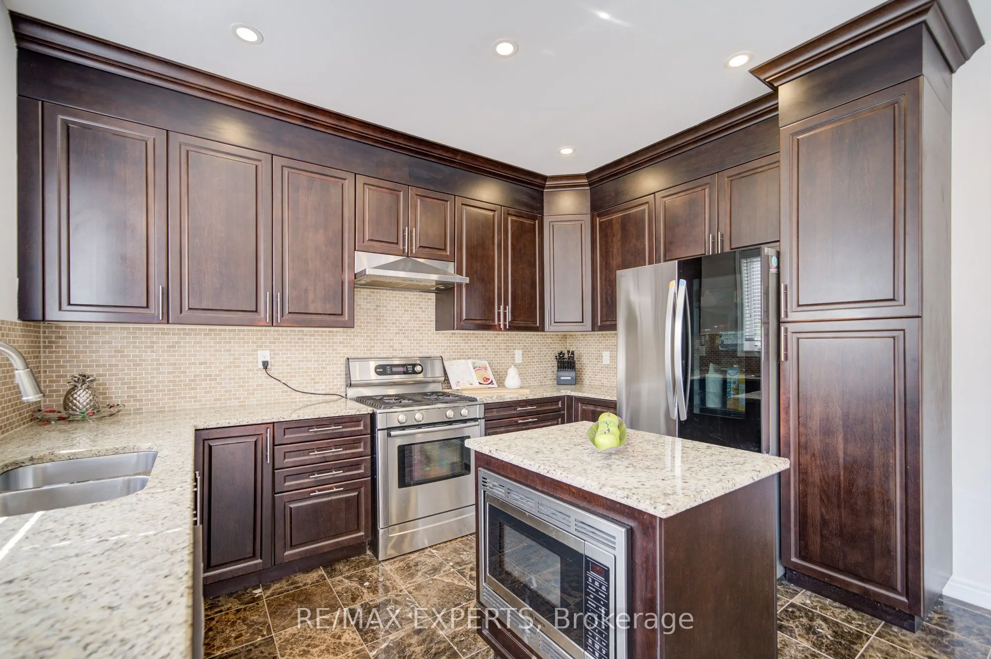 277 Chatfield Drive S
