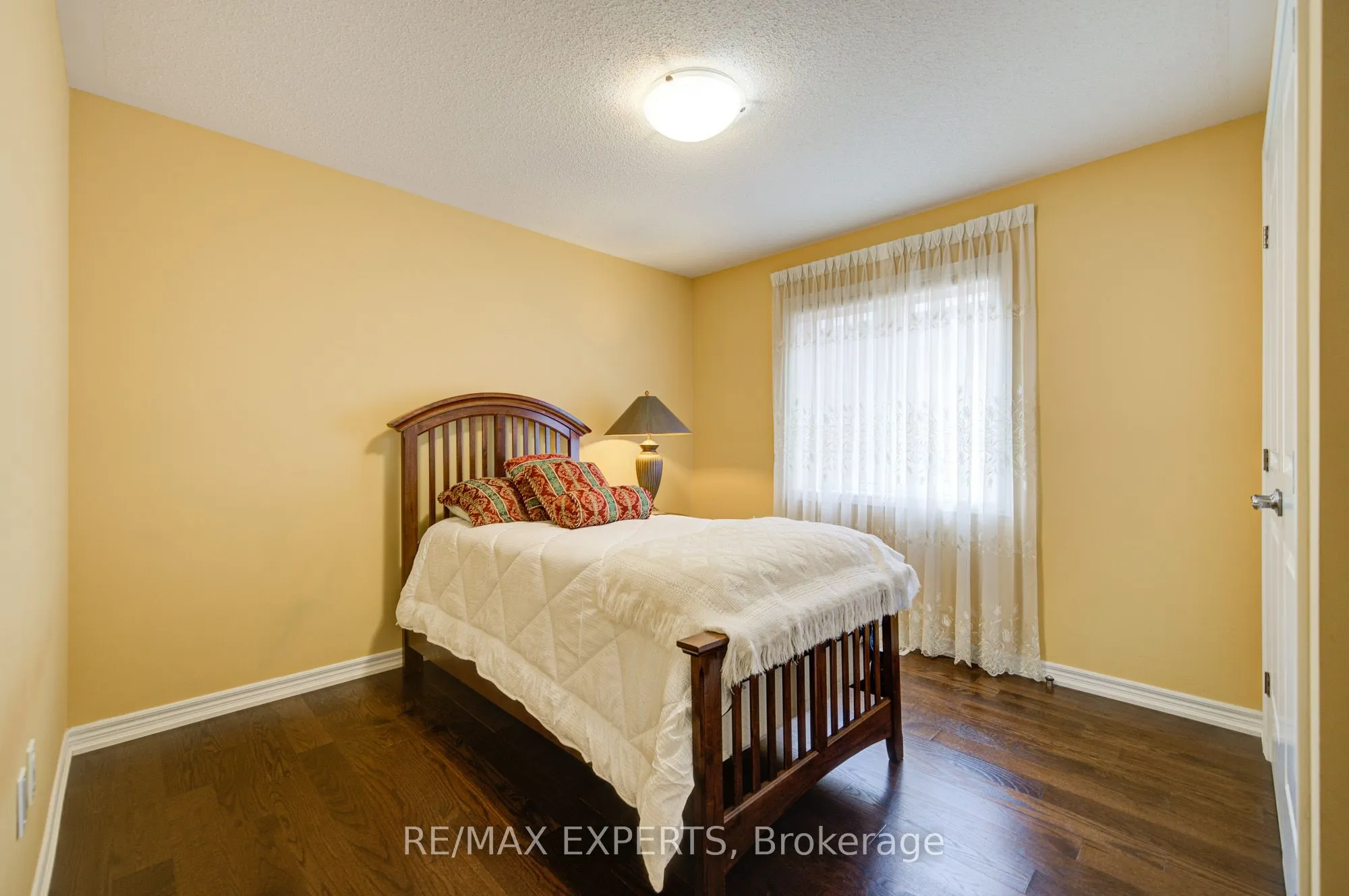 277 Chatfield Drive S