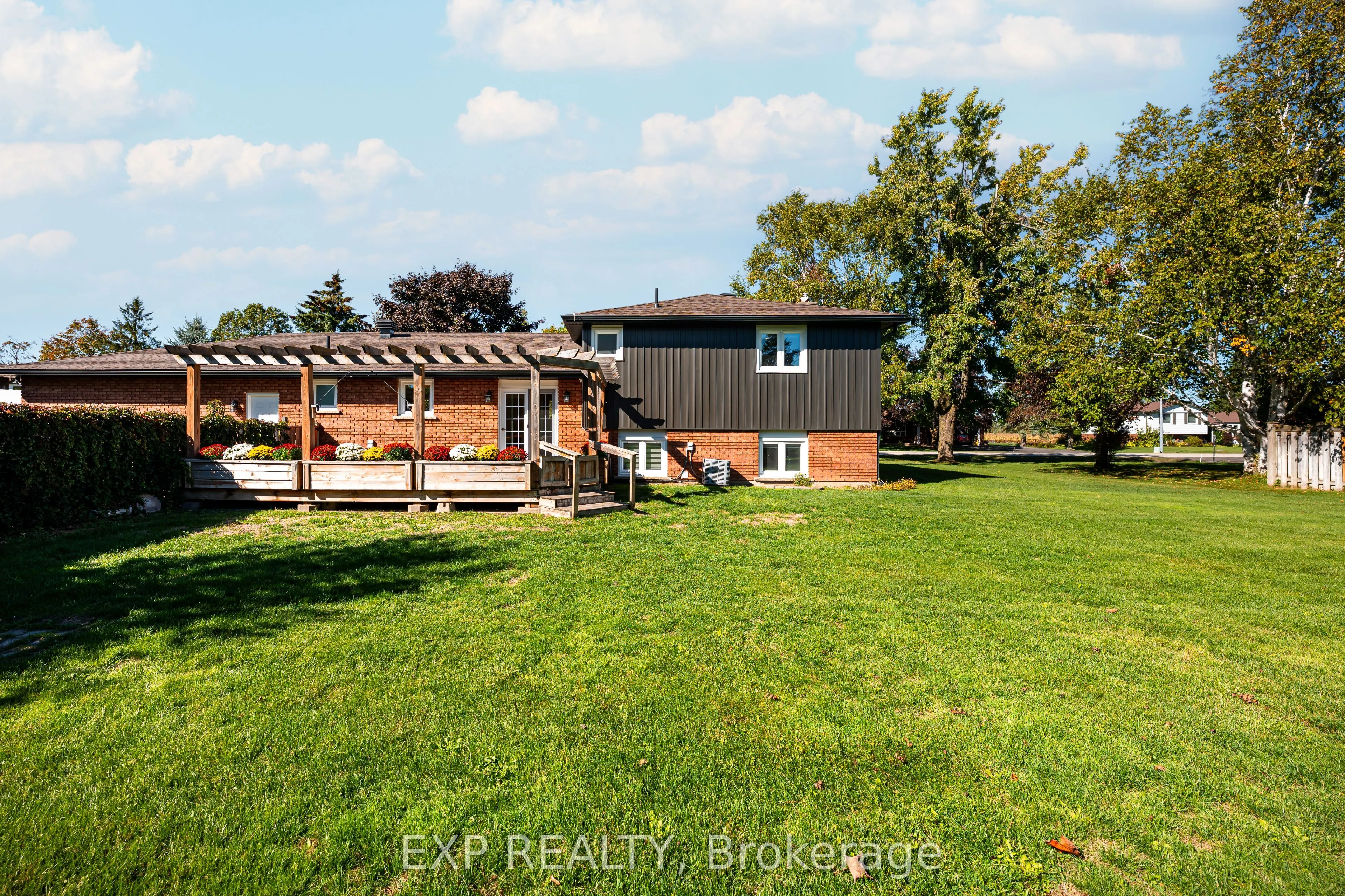 258 Nelson Crescent