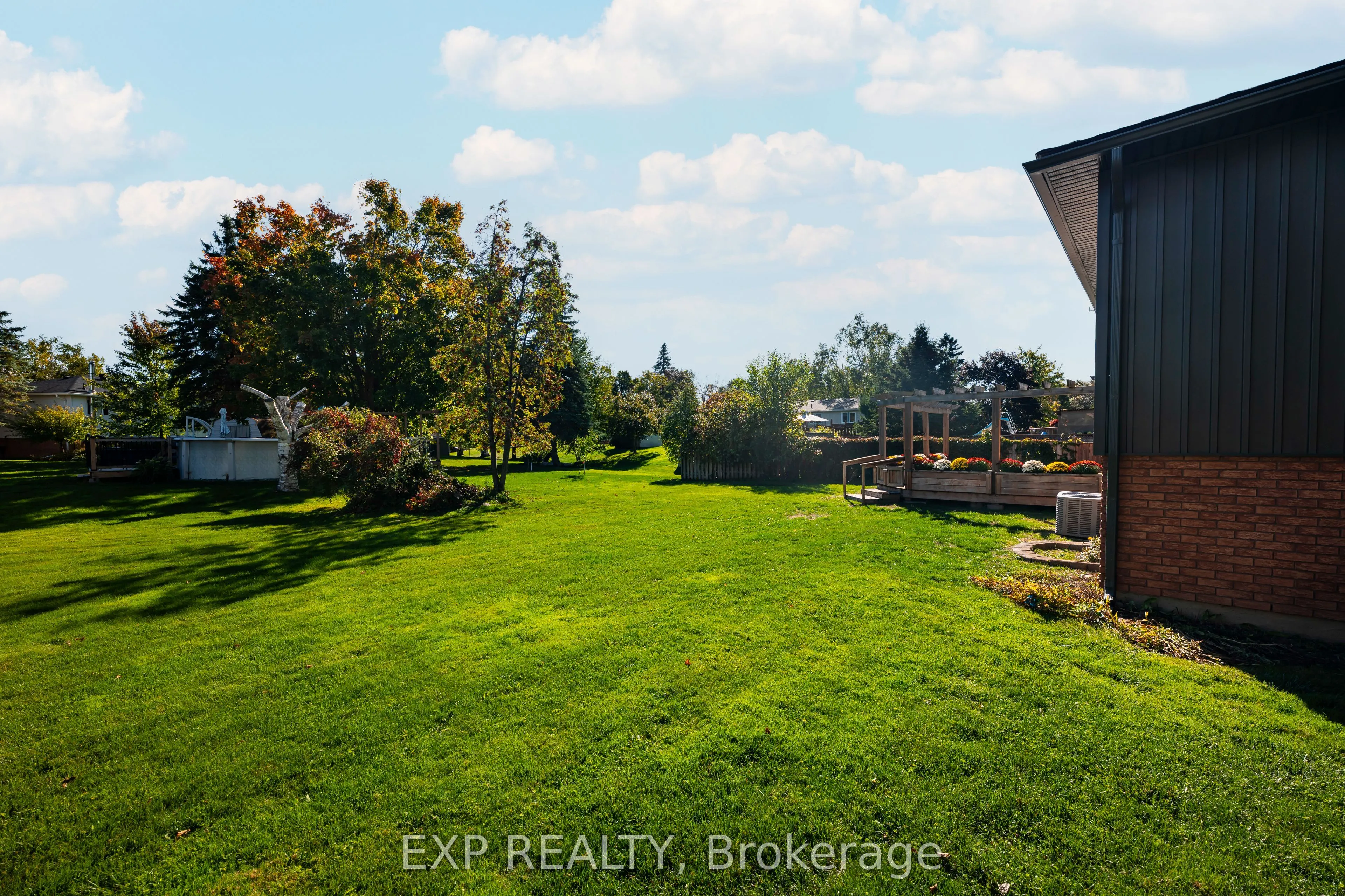 258 Nelson Crescent
