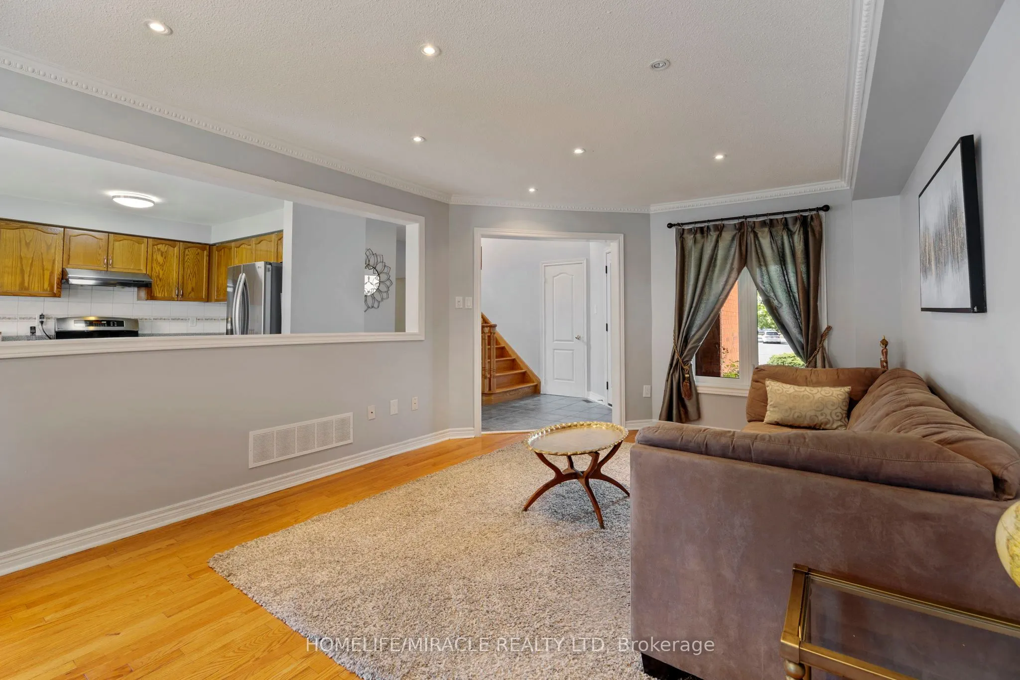 146 Roxbury Street