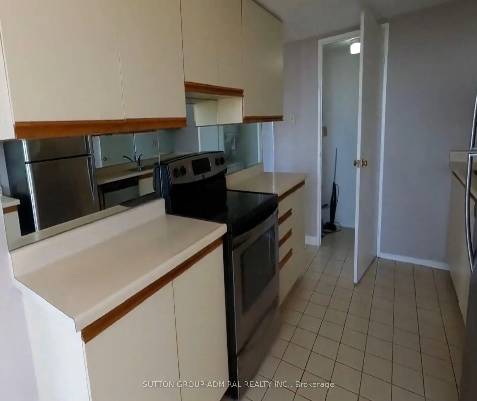 7460 Bathurst Street W, #1110