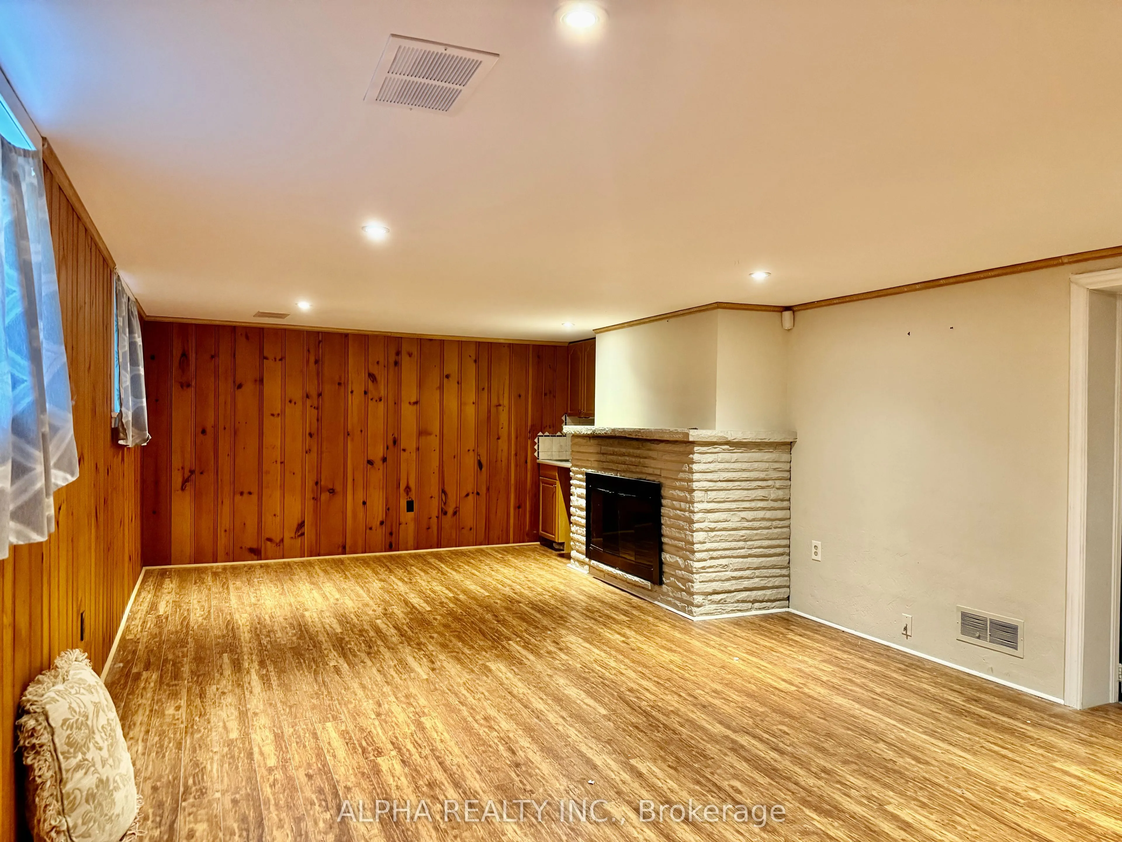 66 Roosevelt Drive