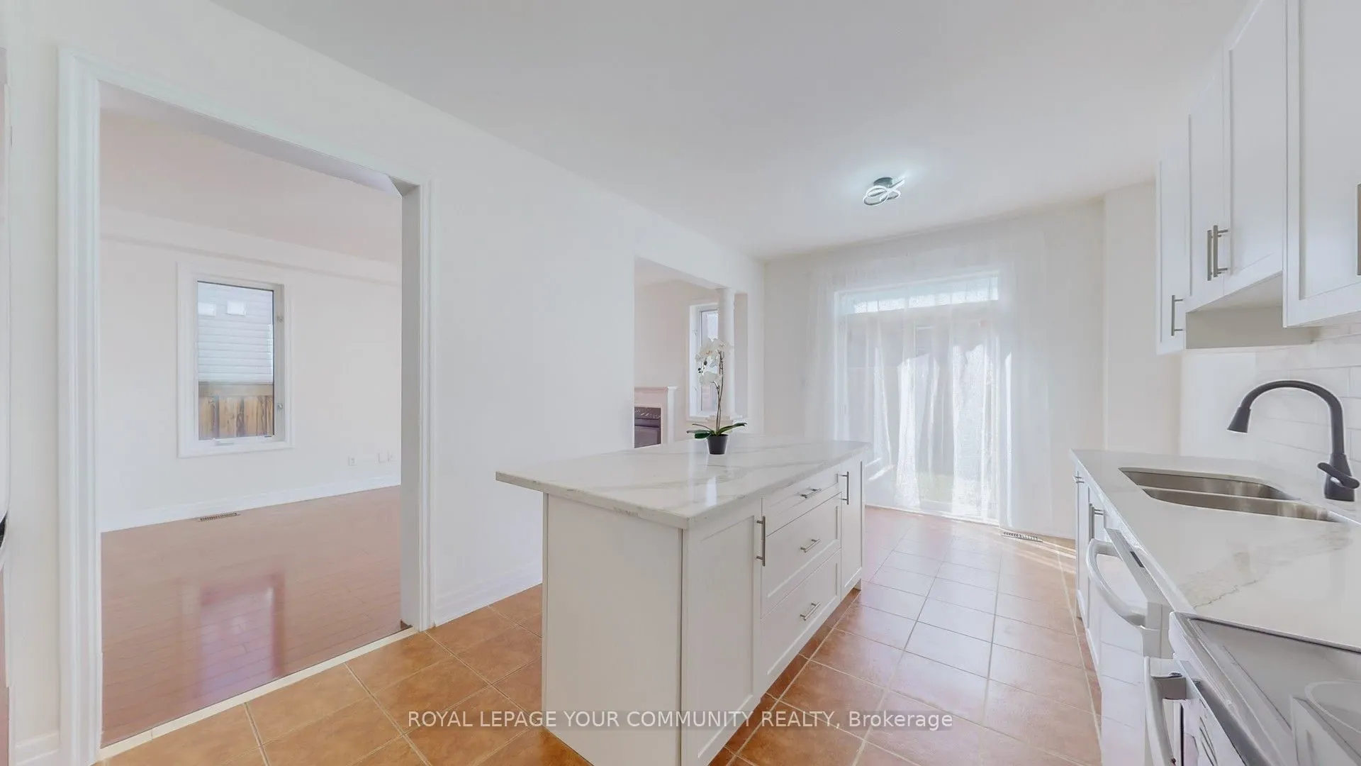 28 Fred Mason Street