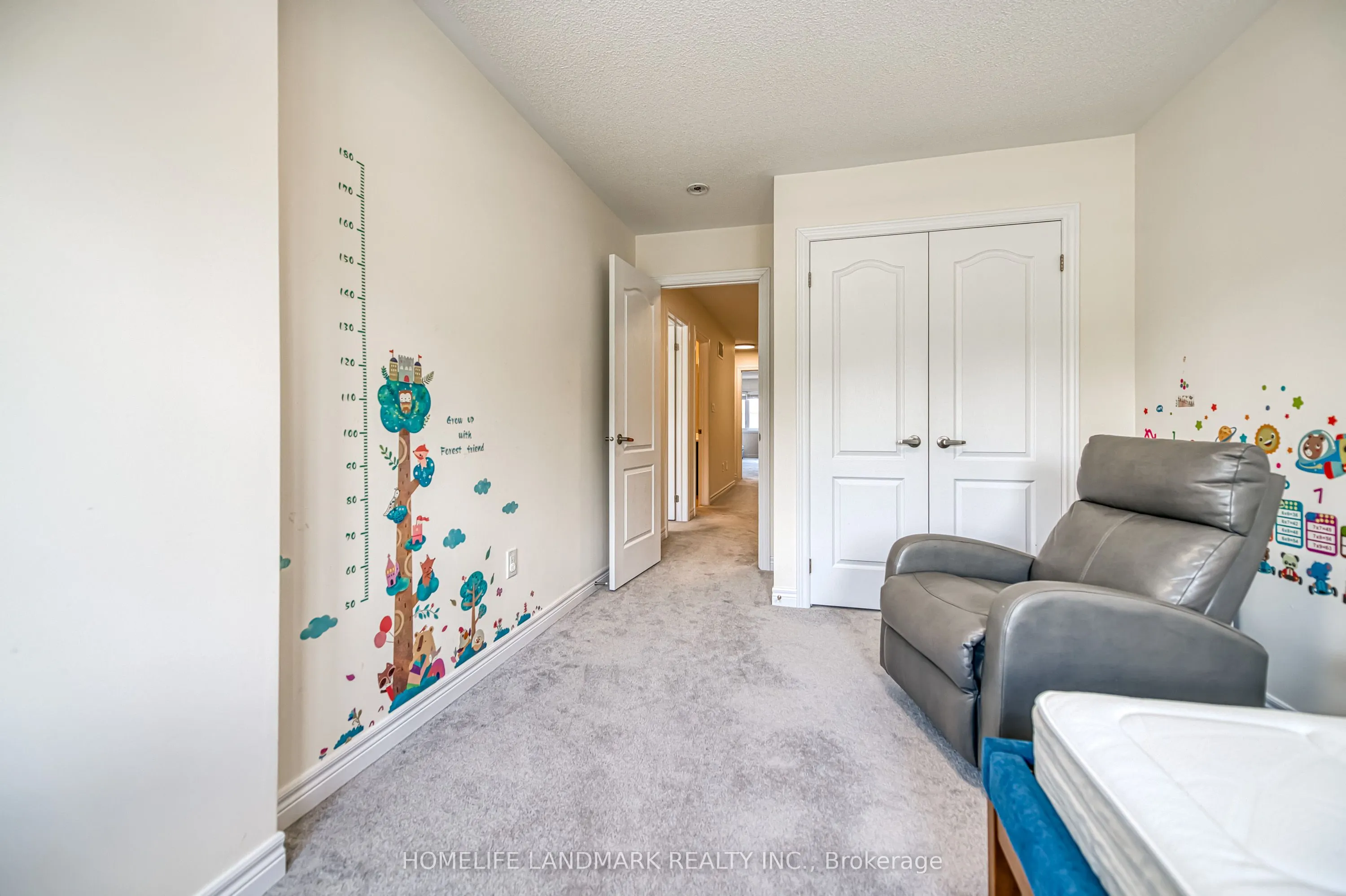 33 Thornapple Lane