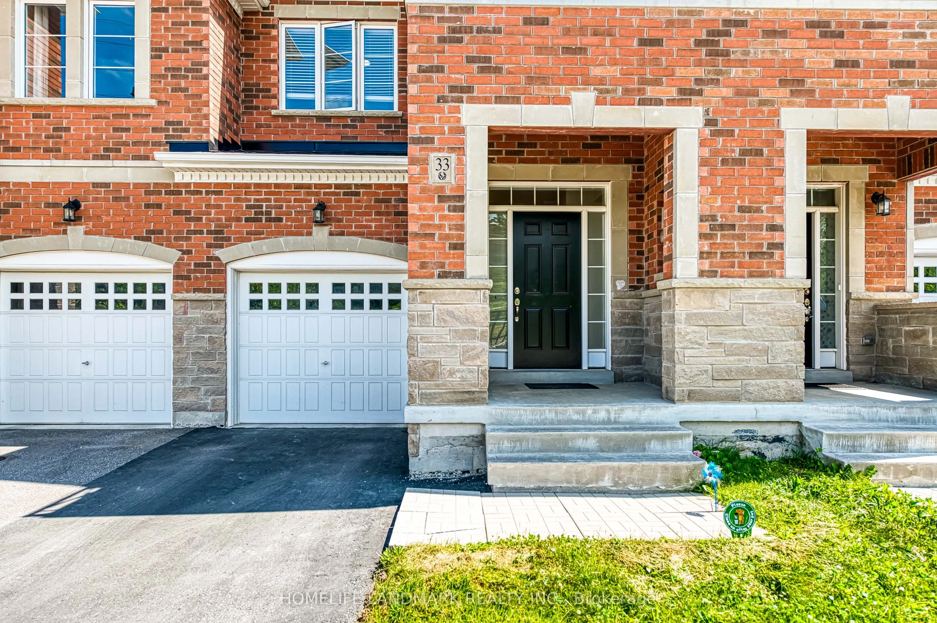 33 Thornapple Lane
