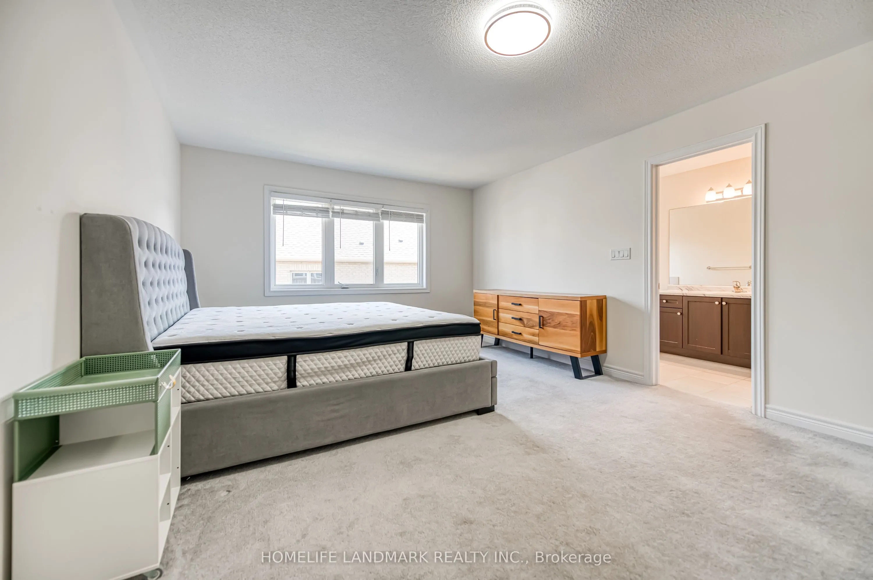 33 Thornapple Lane