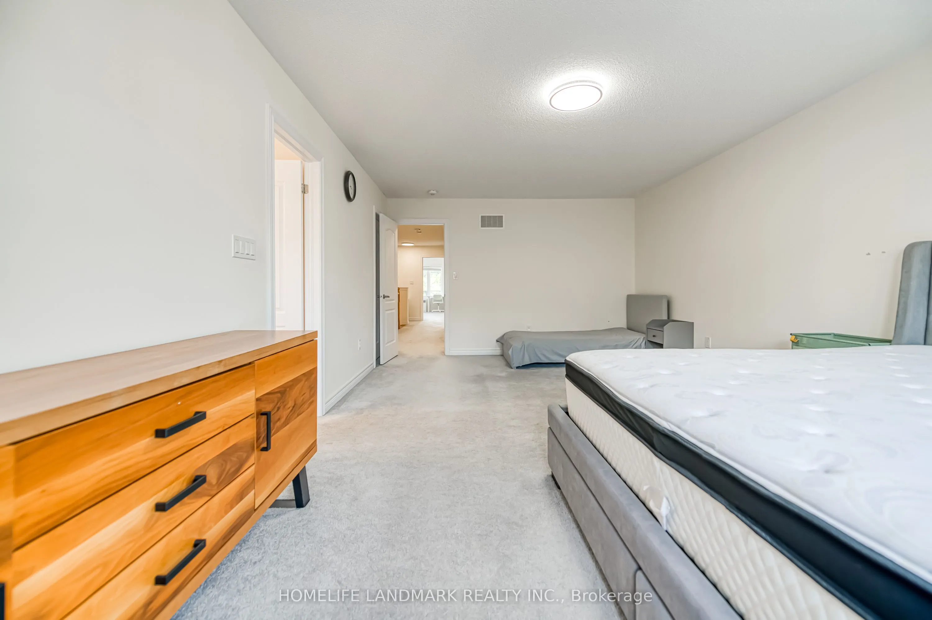 33 Thornapple Lane