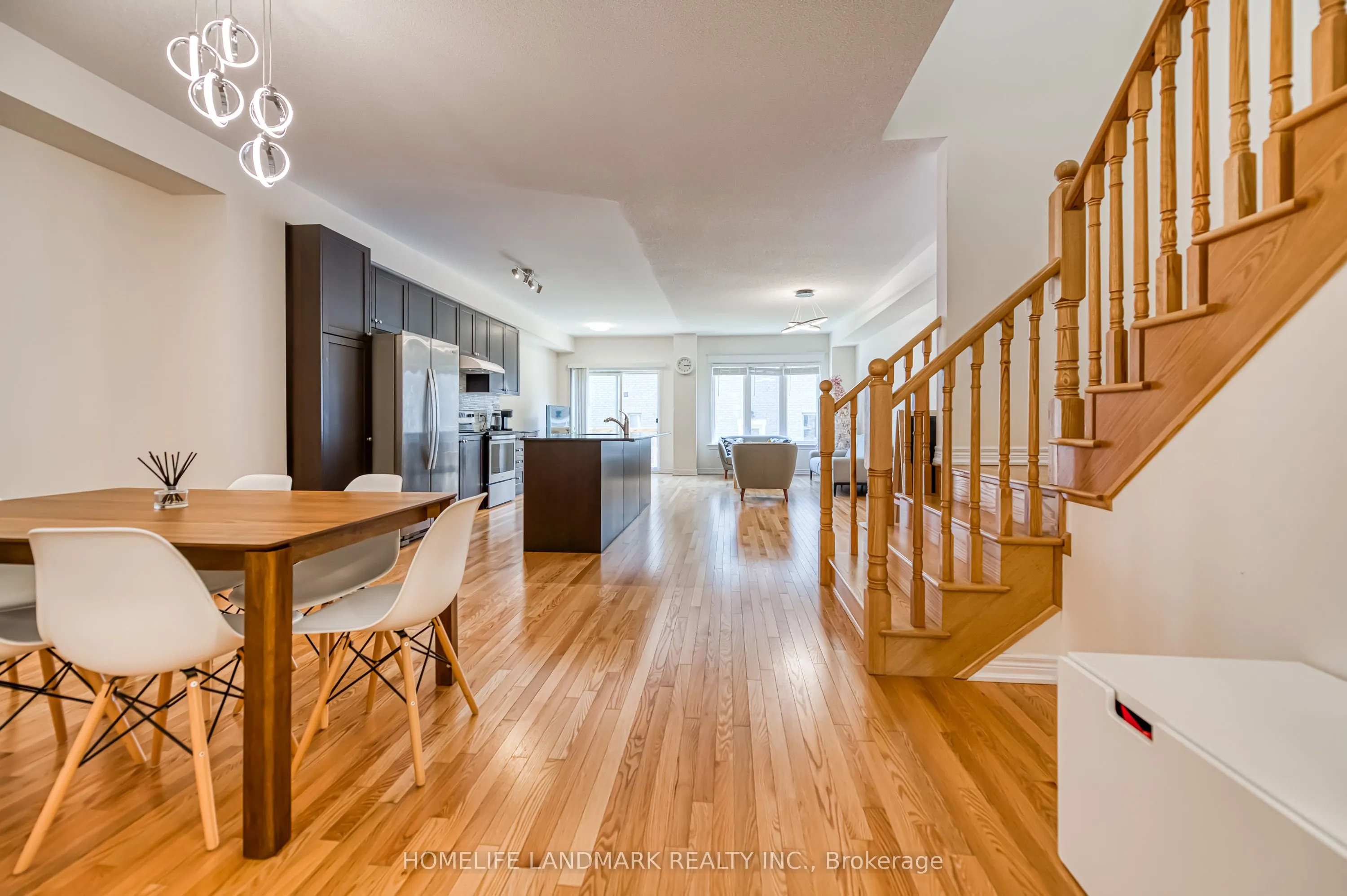 33 Thornapple Lane