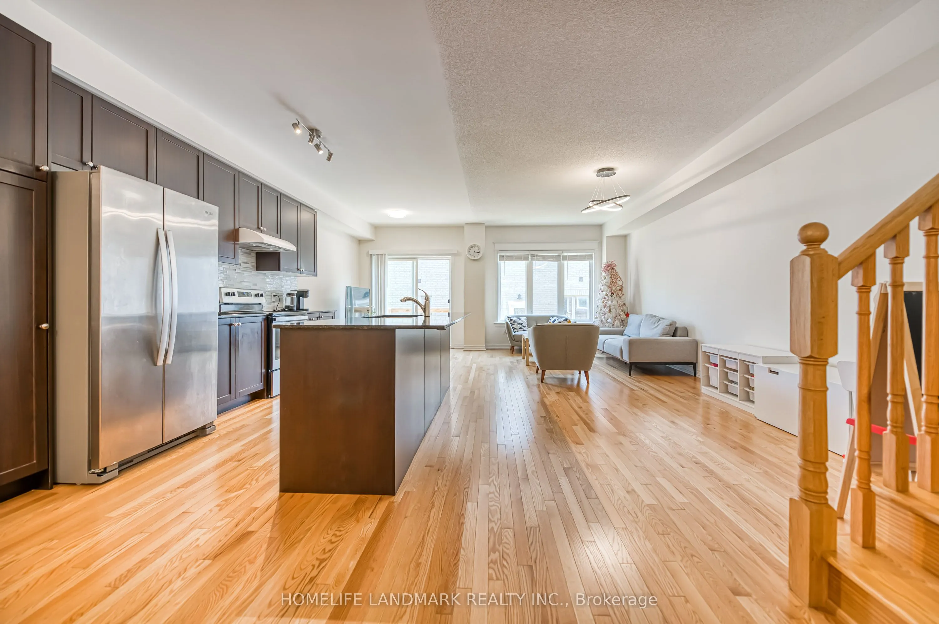 33 Thornapple Lane