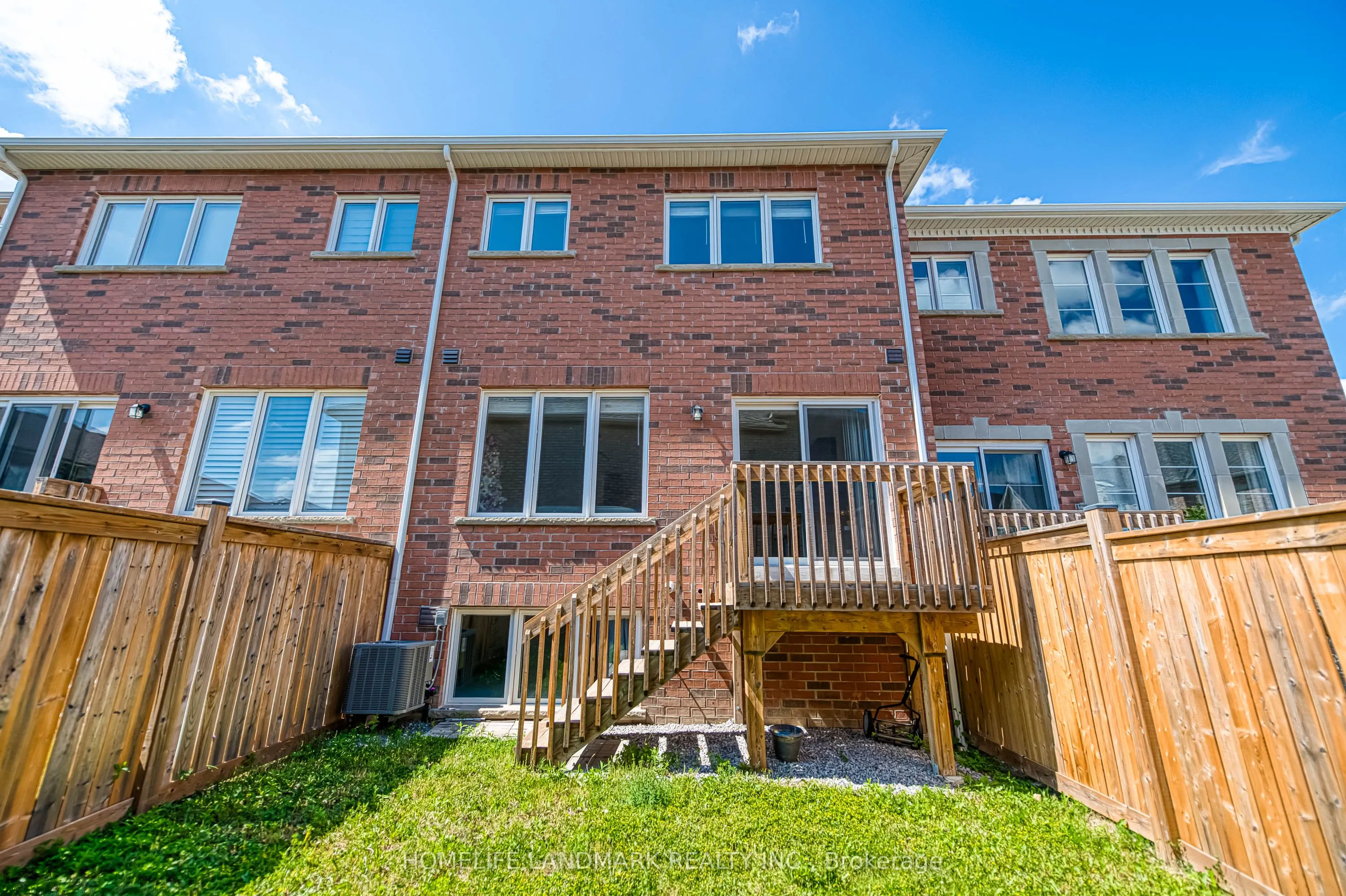 33 Thornapple Lane