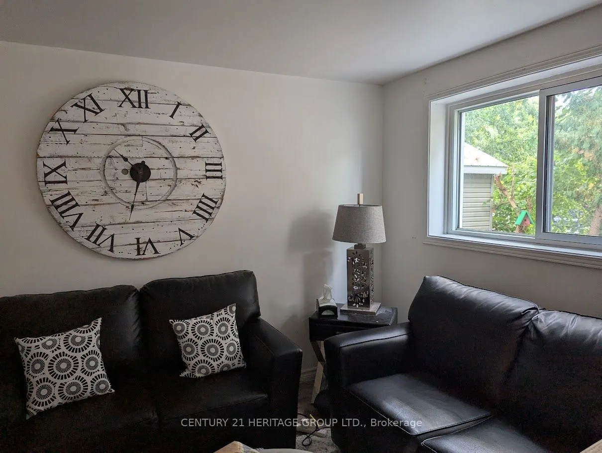176 John Street W