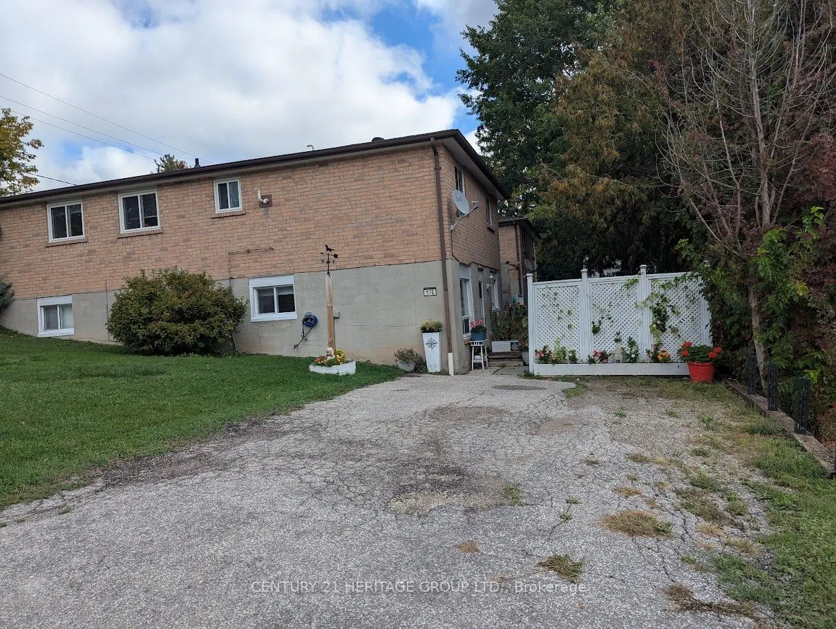 176 John Street W