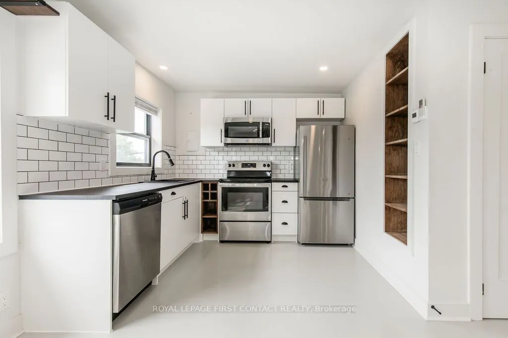 1370 Killarney Beach Road
