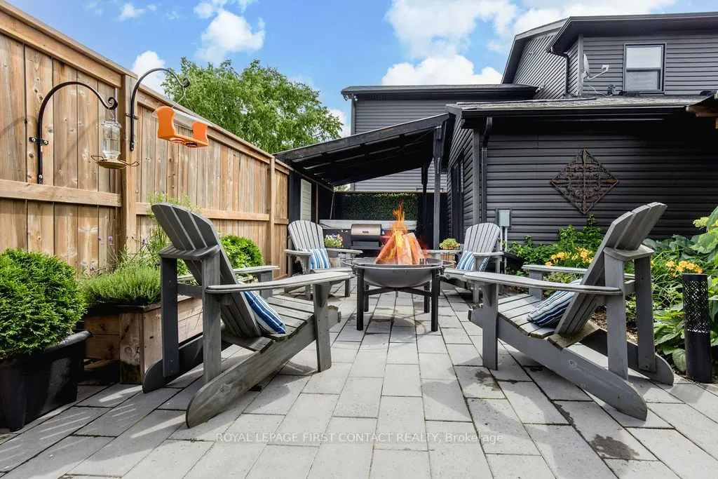 1370 Killarney Beach Road
