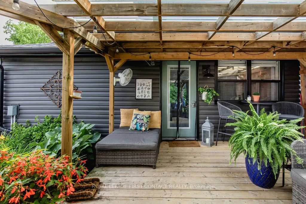 1370 Killarney Beach Road
