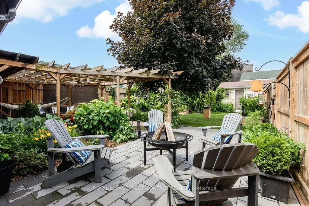 1370 Killarney Beach Road