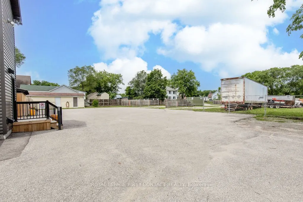1370 Killarney Beach Road