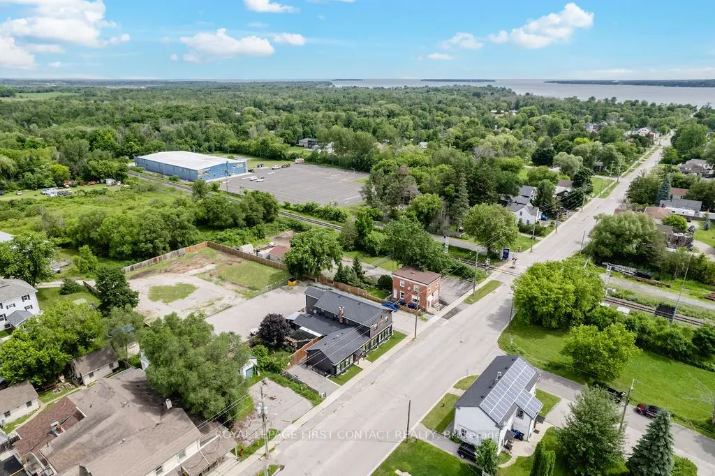 1370 Killarney Beach Road