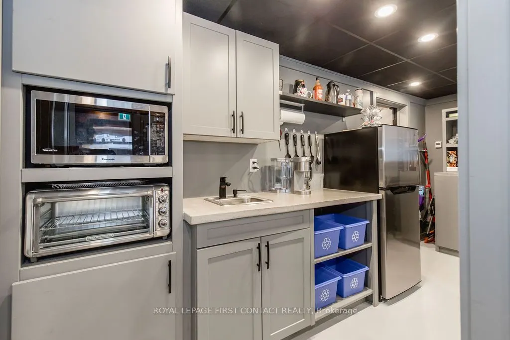 1370 Killarney Beach Road