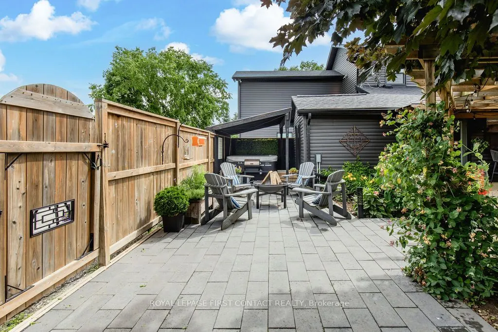 1370 Killarney Beach Road