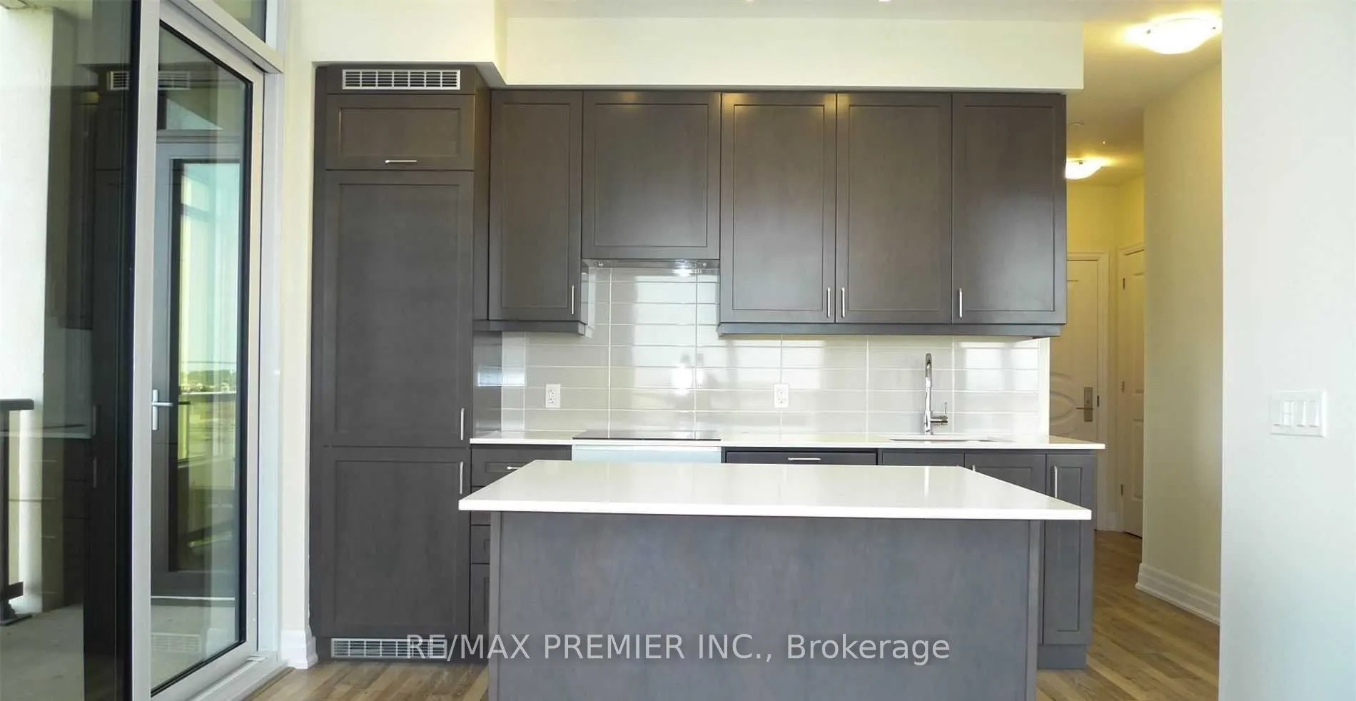9075 Jane Street, #615
