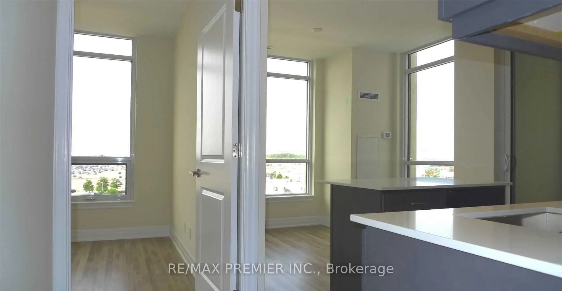 9075 Jane Street, #615