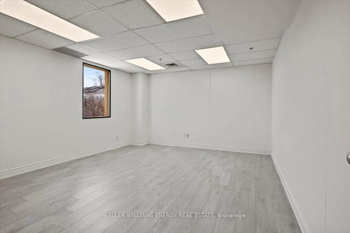 2 Brock Street W, #5B
