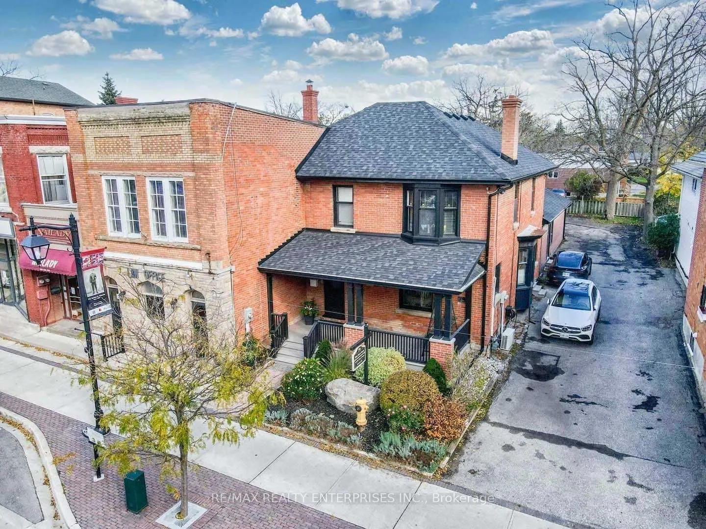 79 Main Street N