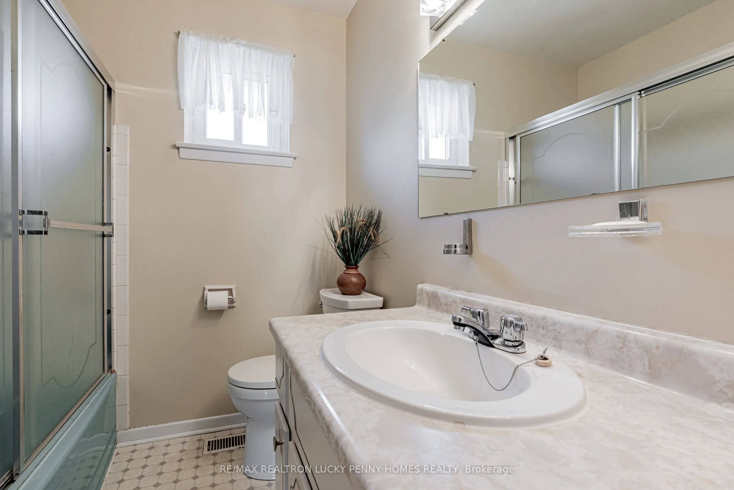 7 Friar Tuck Road