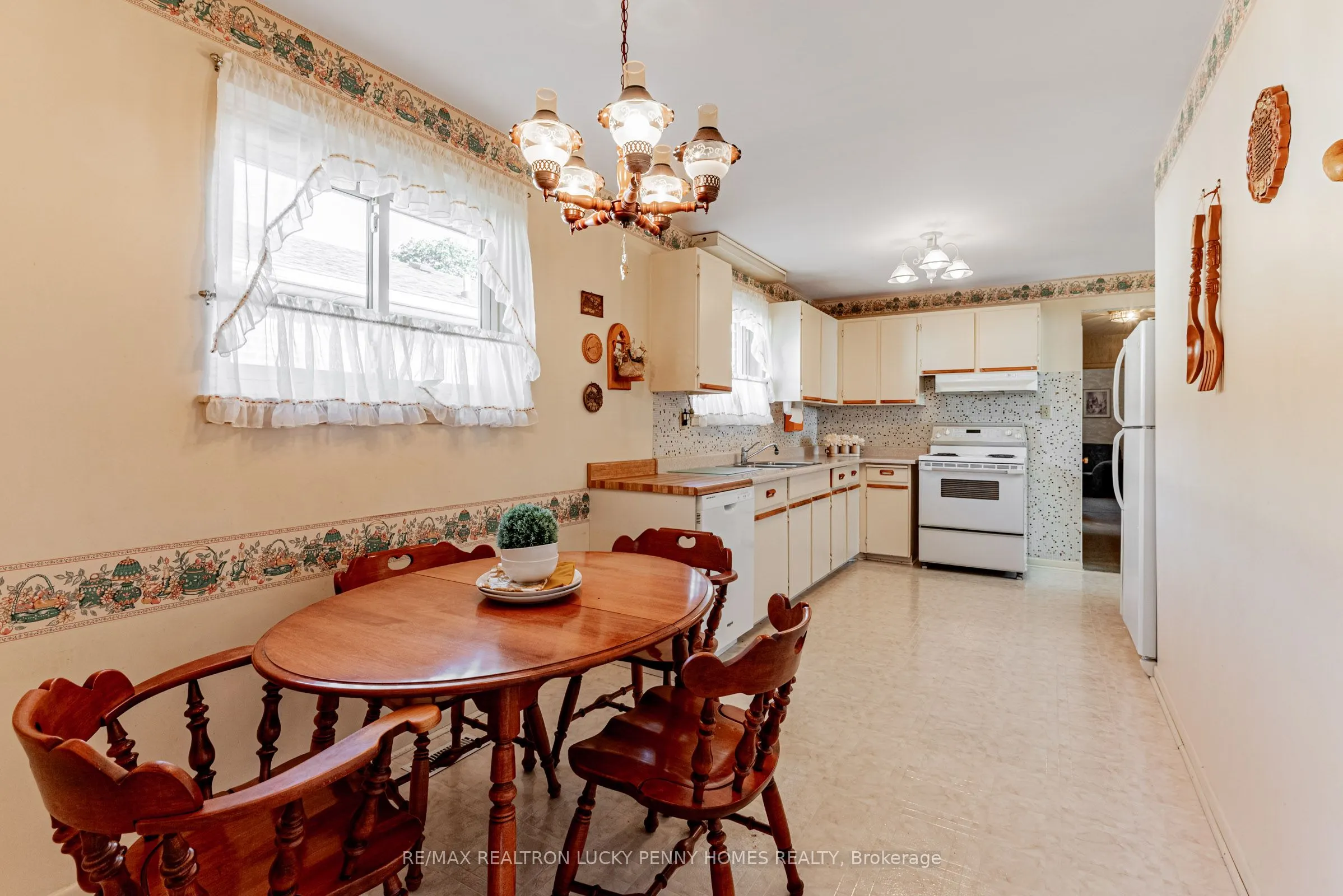 7 Friar Tuck Road