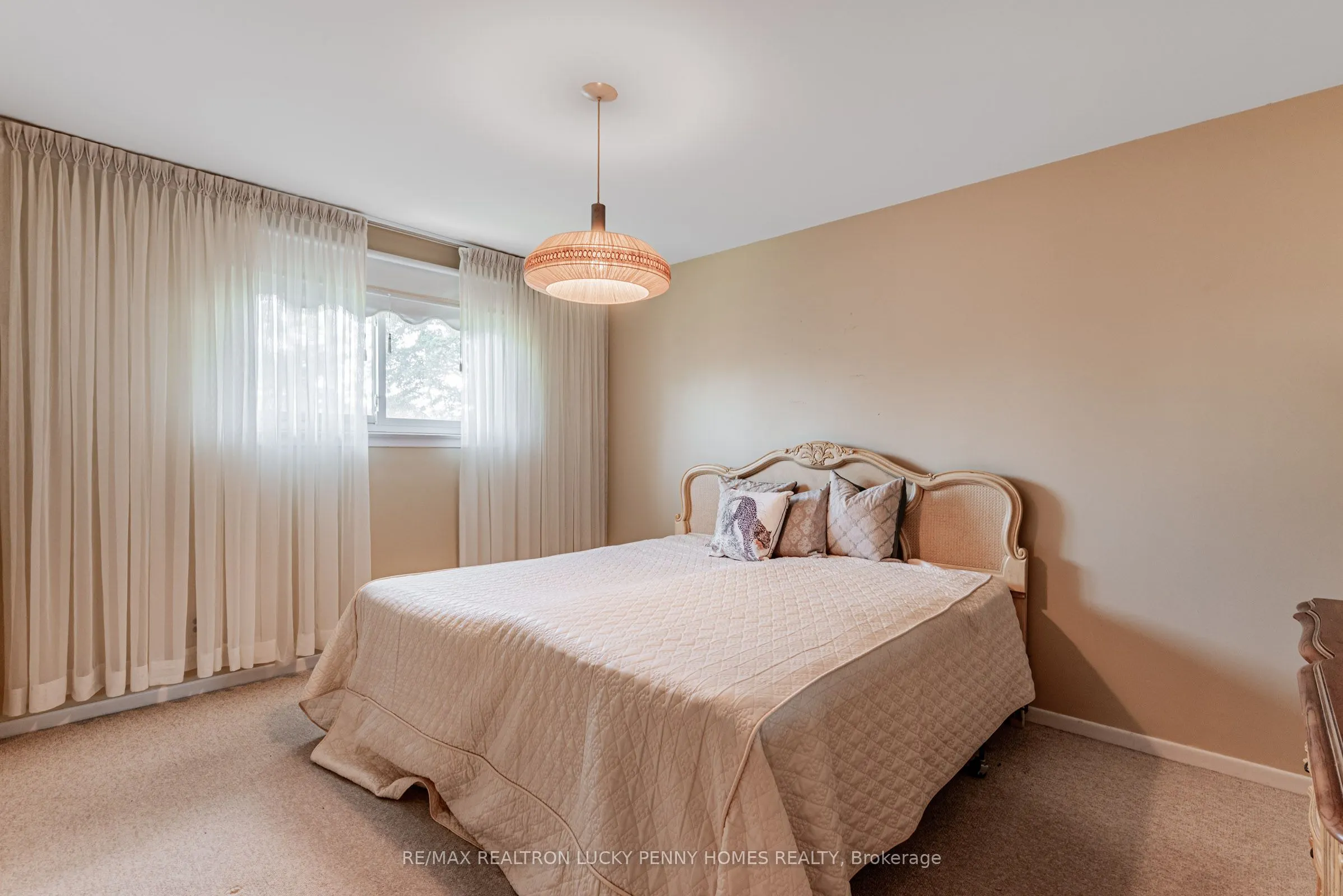 7 Friar Tuck Road