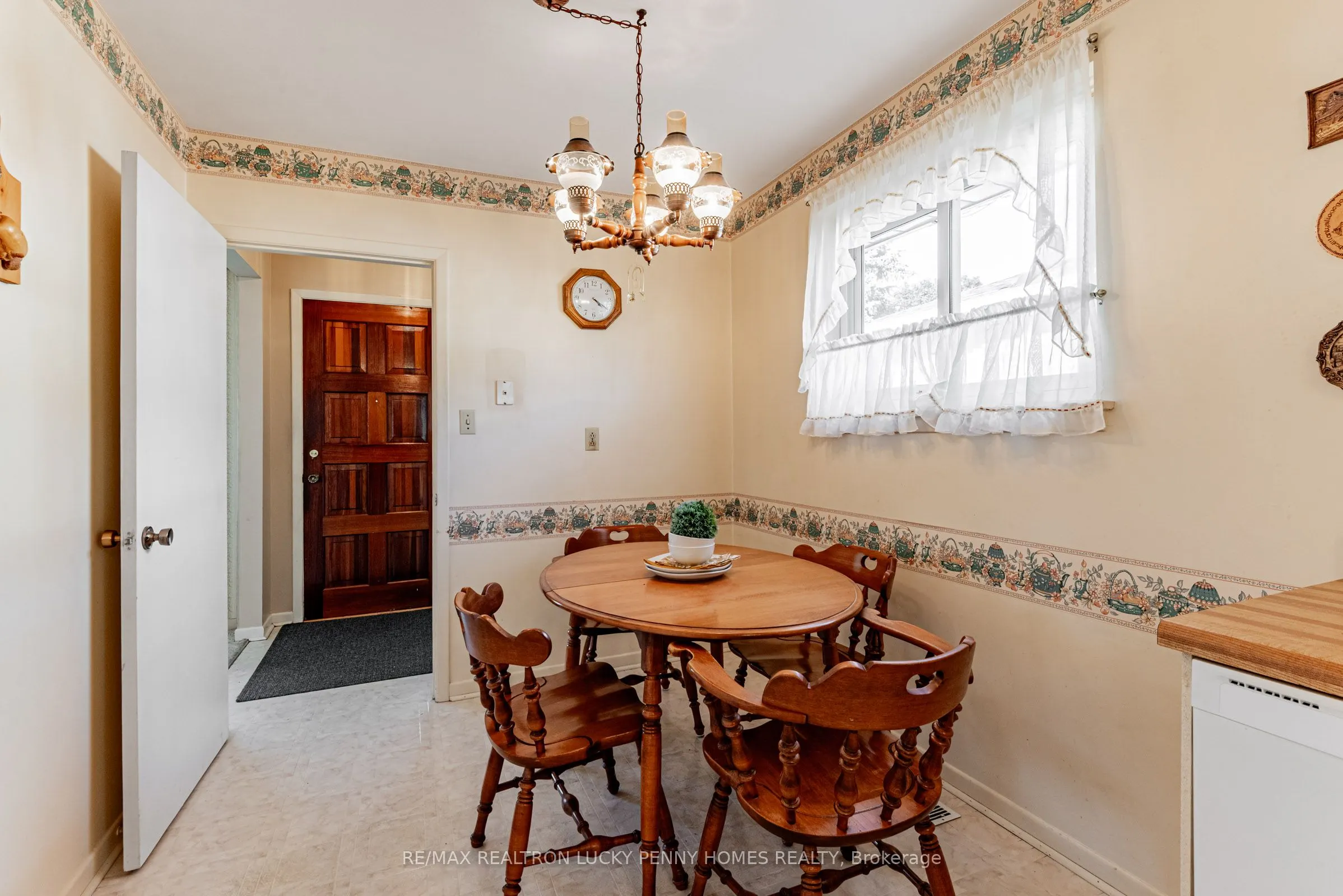 7 Friar Tuck Road