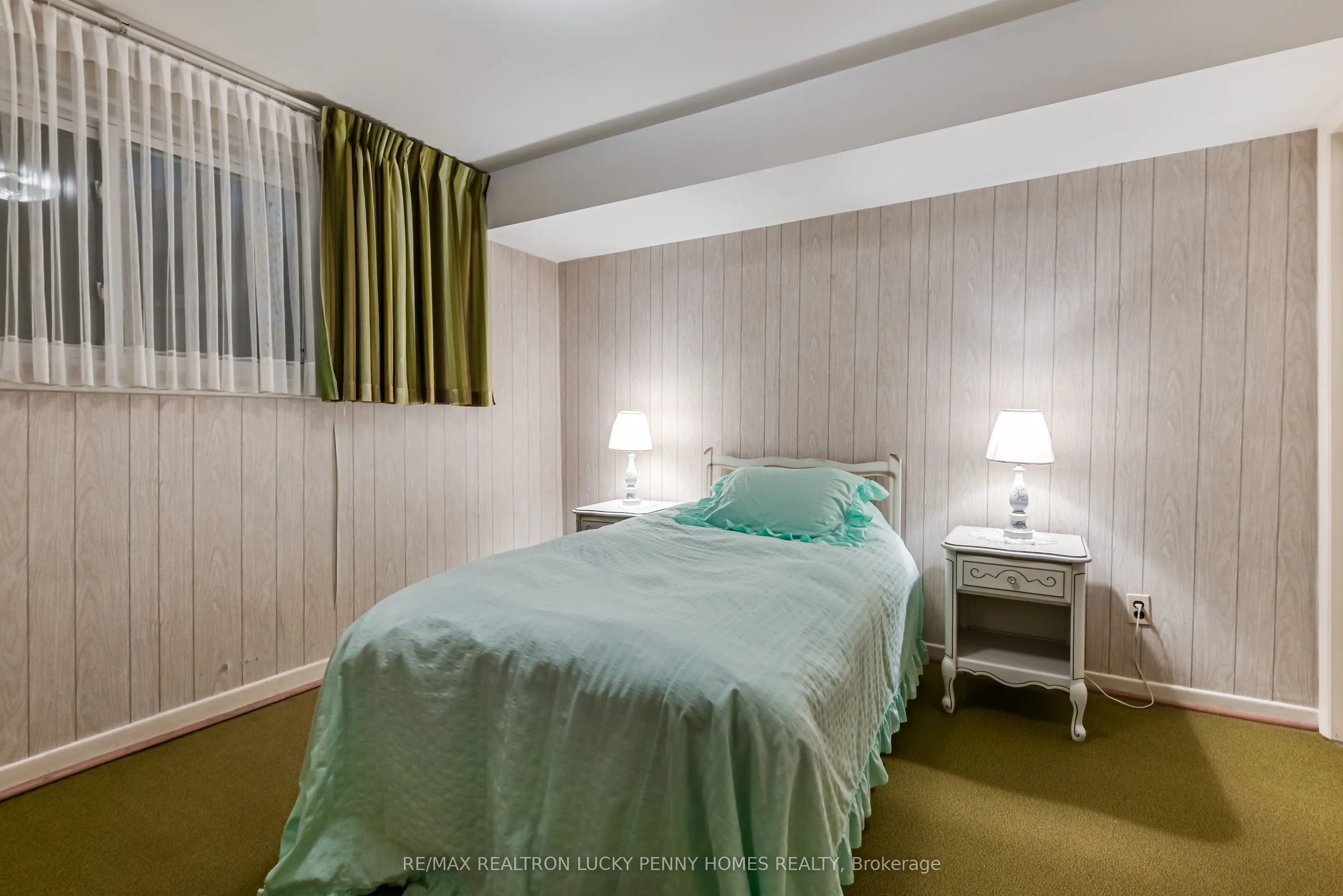 7 Friar Tuck Road