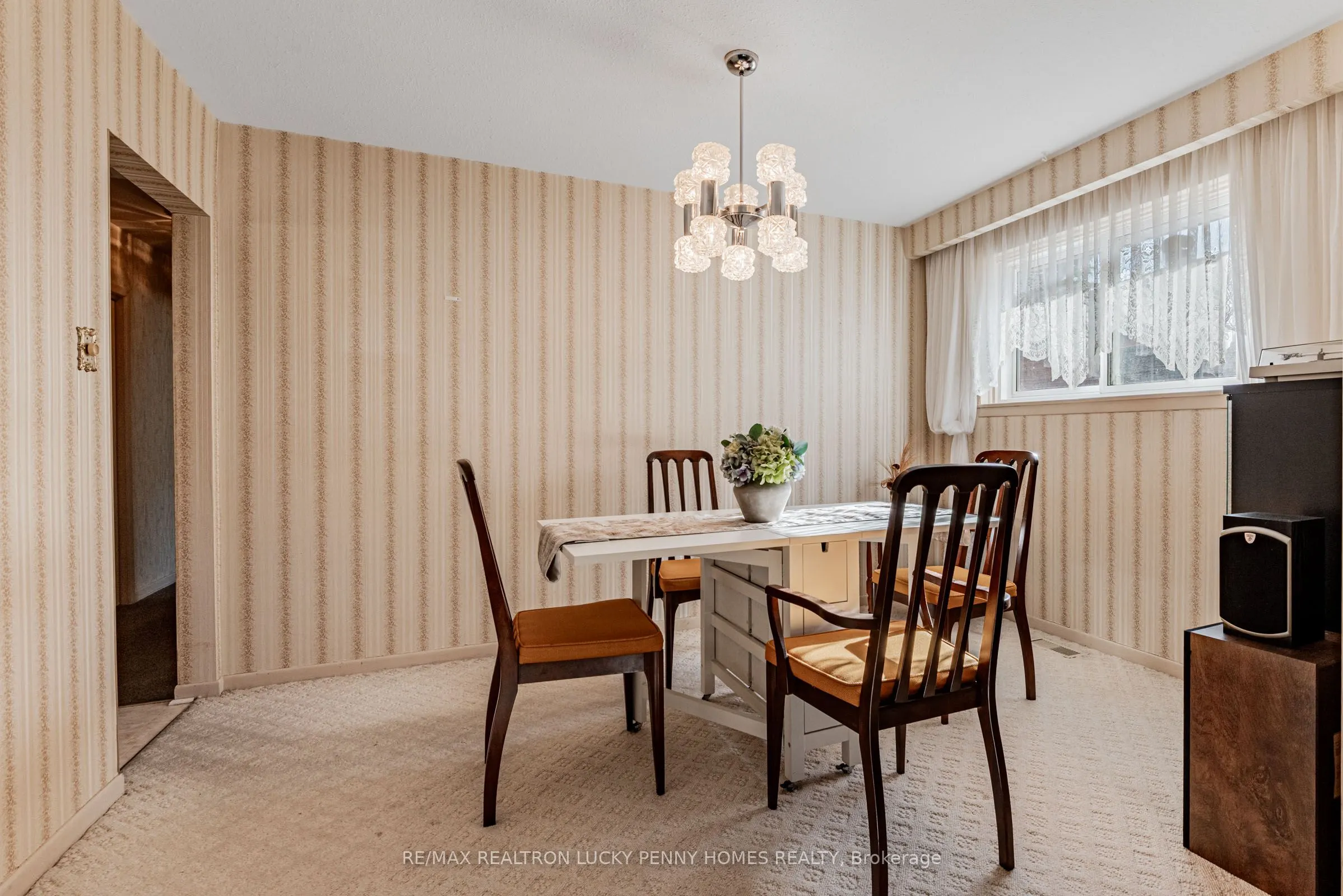 7 Friar Tuck Road