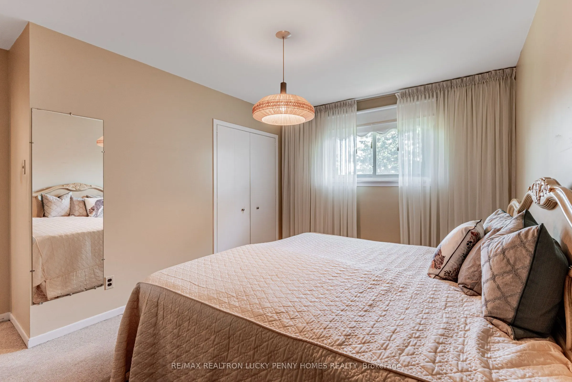 7 Friar Tuck Road